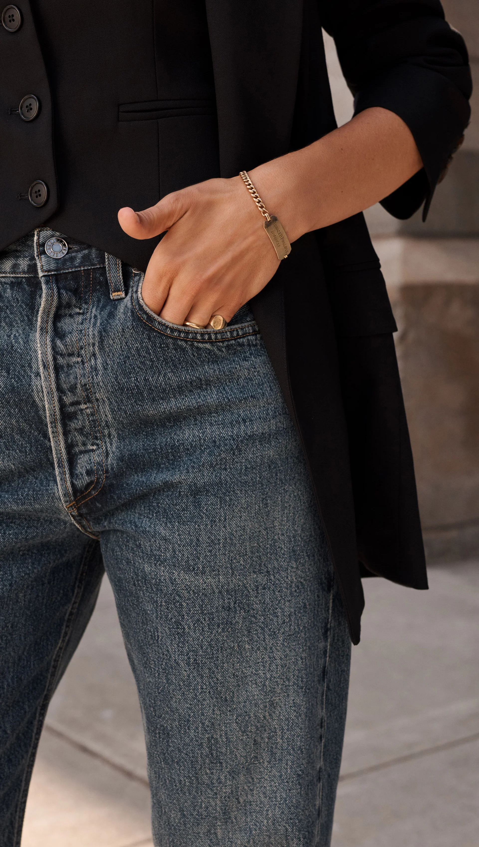 AGOLDE x 90s Mid Rise Loose Fit | Portrait - Image 9