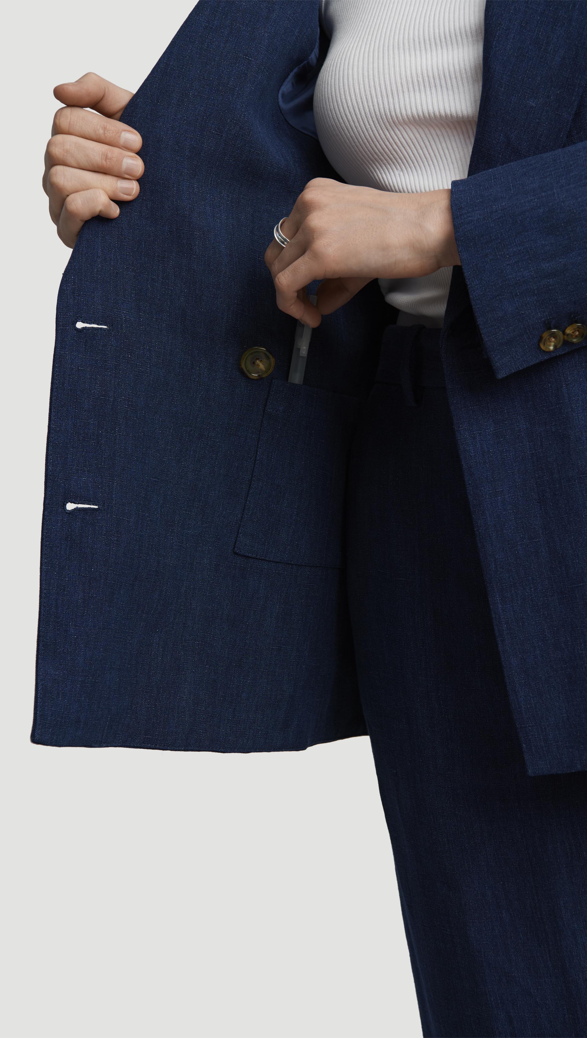 Chelsea Blazer in Linen | Denim - Image 5