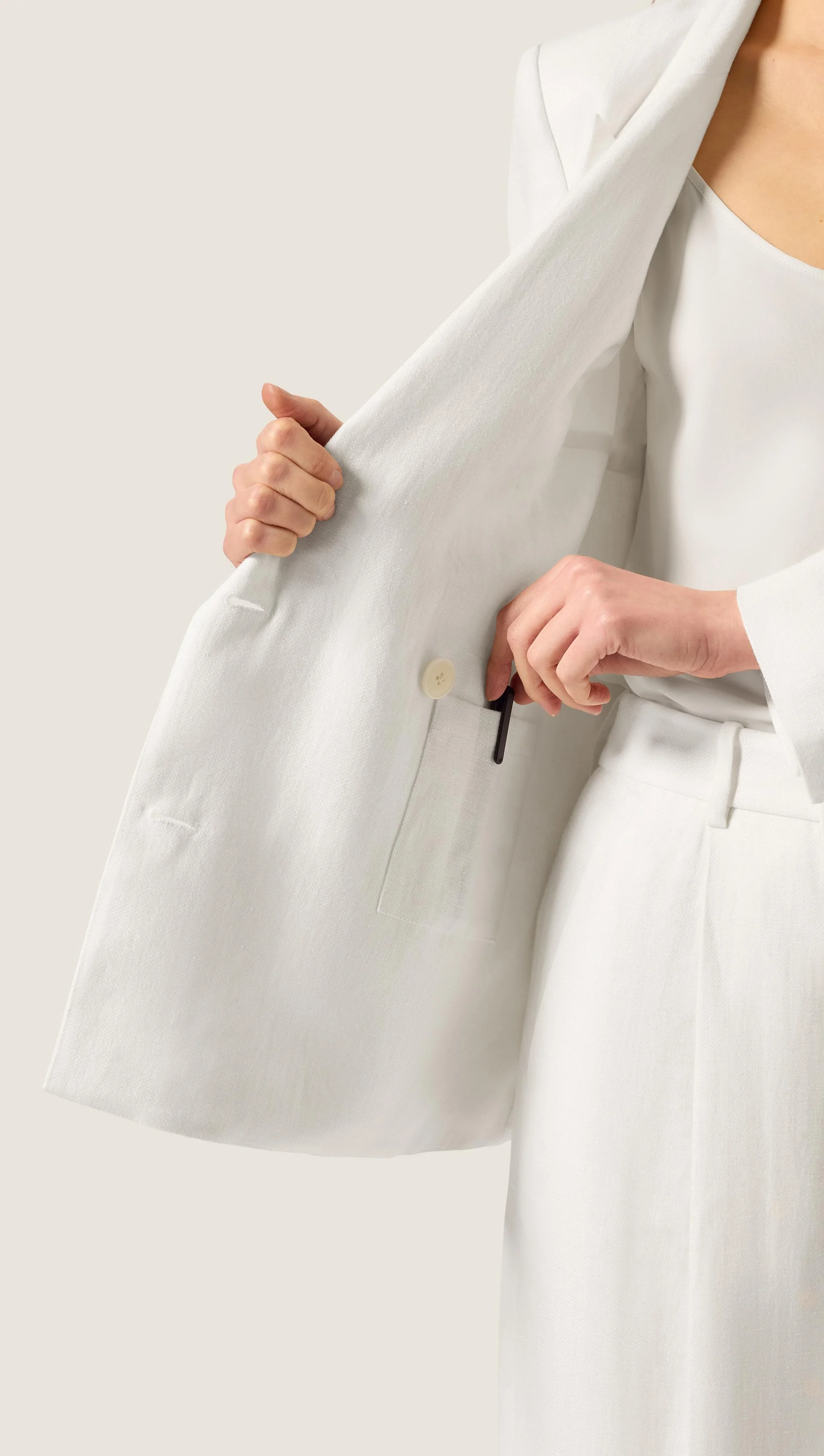 Chelsea Blazer in Viscose Linen | Ivory - Image 6