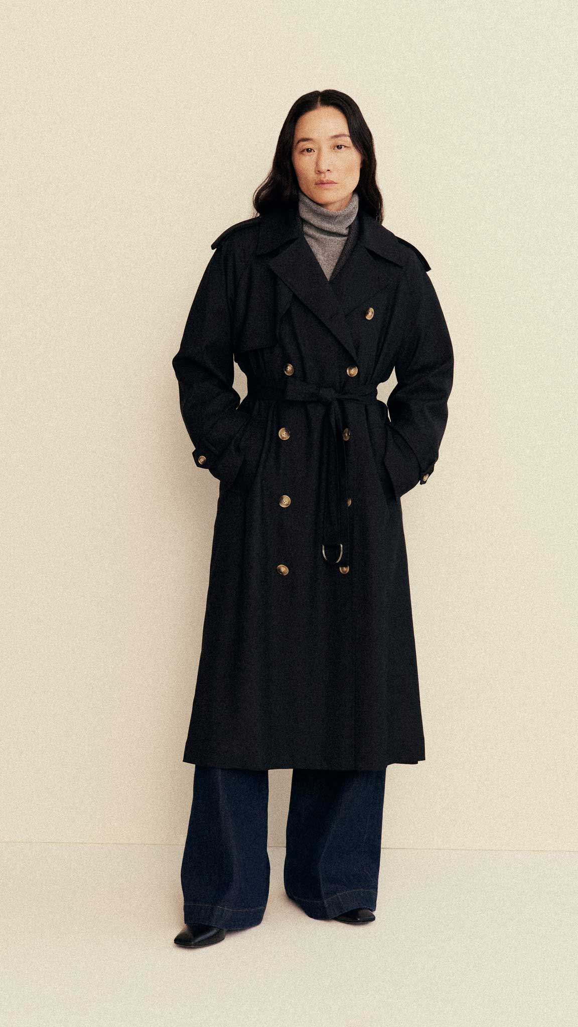 Classic Trench Coat in Seasonless Wool | Black - Image 8
