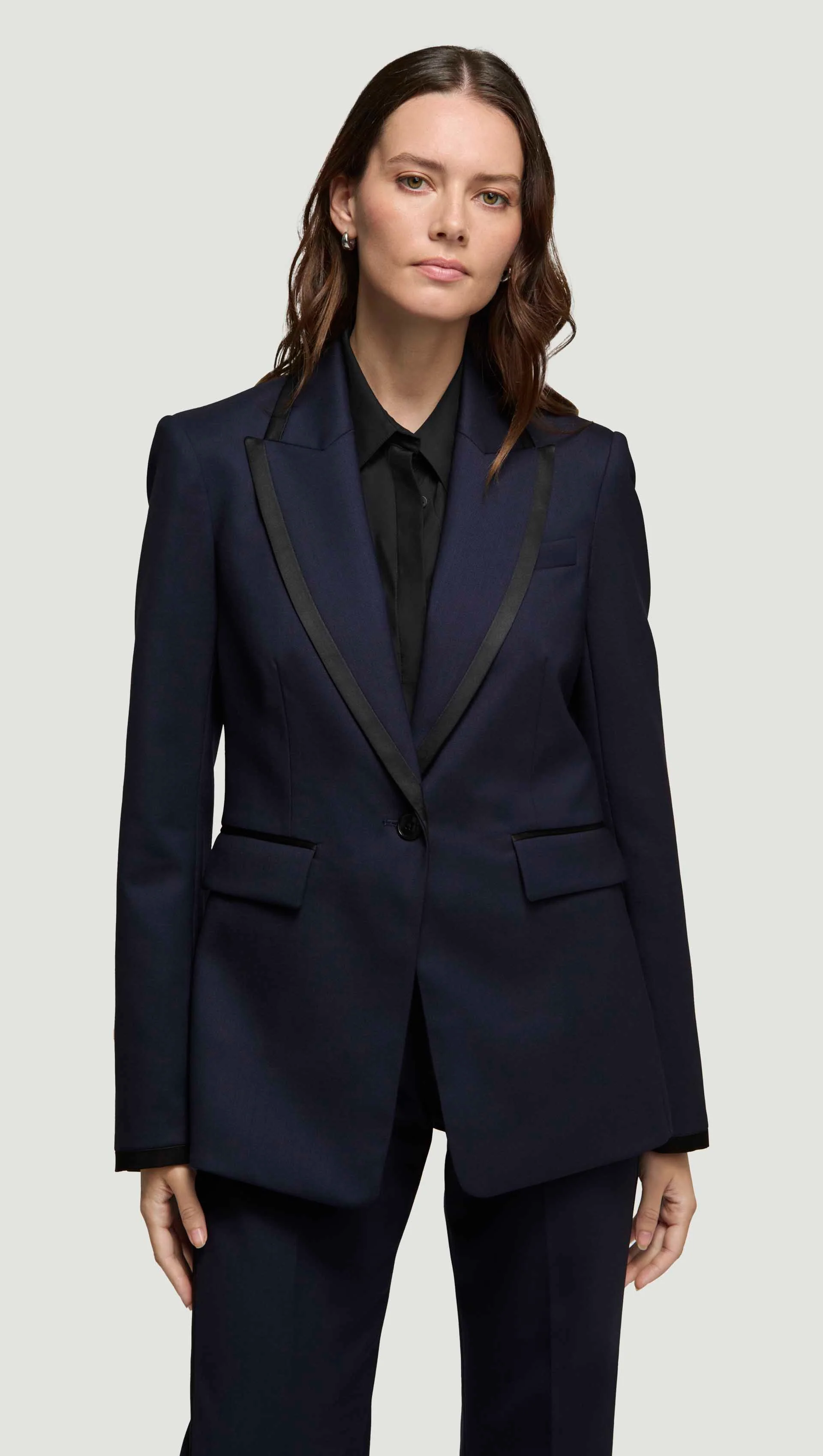 Colorblocked Sculpted Blazer in Seasonless Wool | Midnight/Black