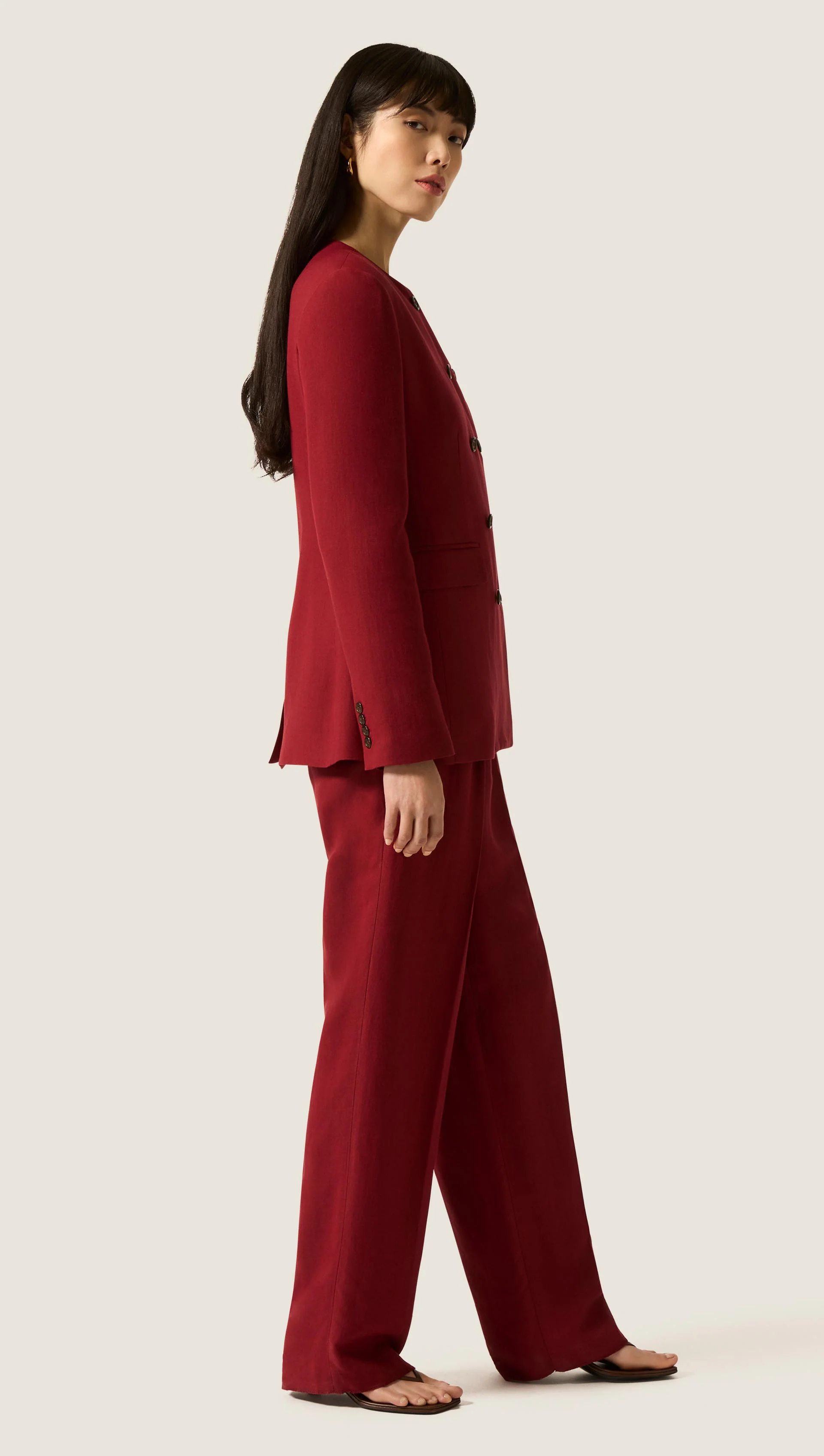 Double-Breasted Crewneck Blazer in Viscose Linen | Maroon - Image 4