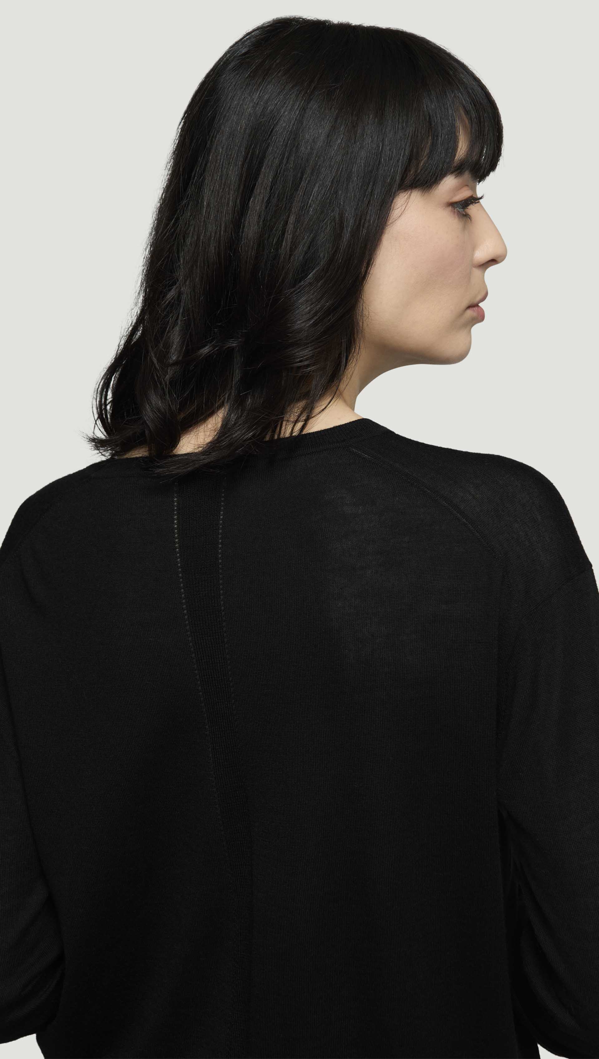 Fine Knit Longsleeve Crewneck in Merino Silk | Black - Image 2