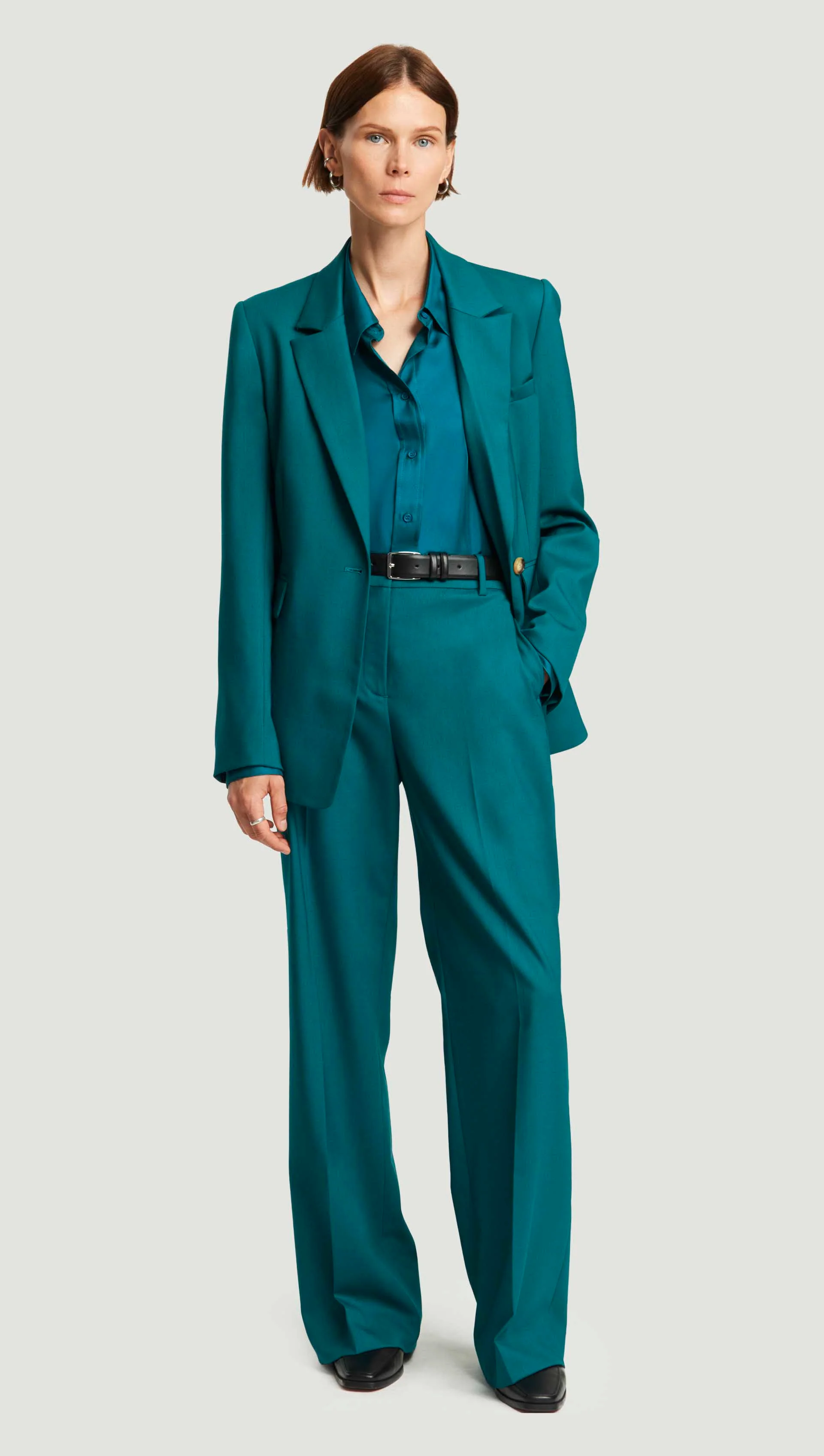 Fitted Notch Lapel Blazer in Seasonless Wool | Teal - Image 2