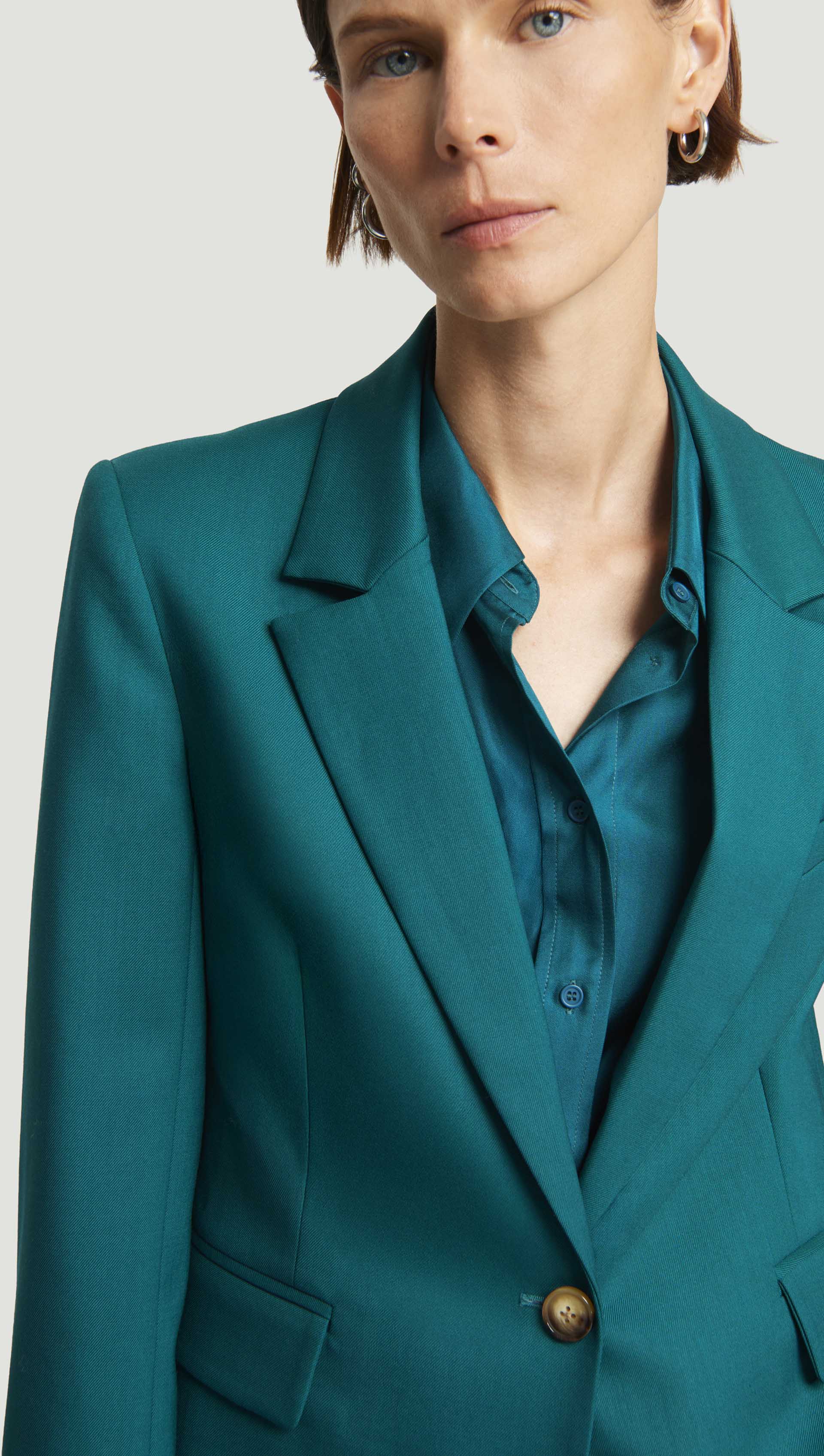 Fitted Notch Lapel Blazer in Seasonless Wool | Teal - Image 5