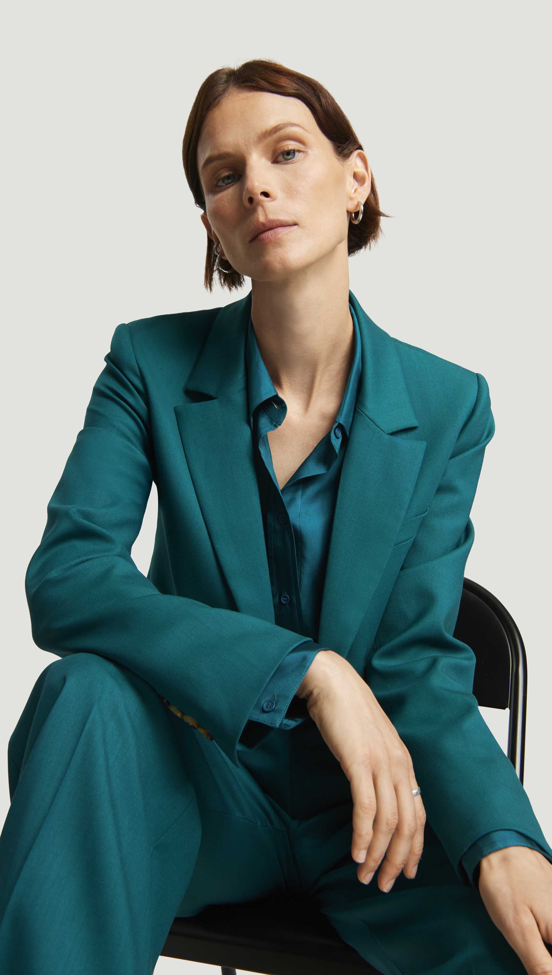 Fitted Notch Lapel Blazer in Seasonless Wool | Teal - Image 8