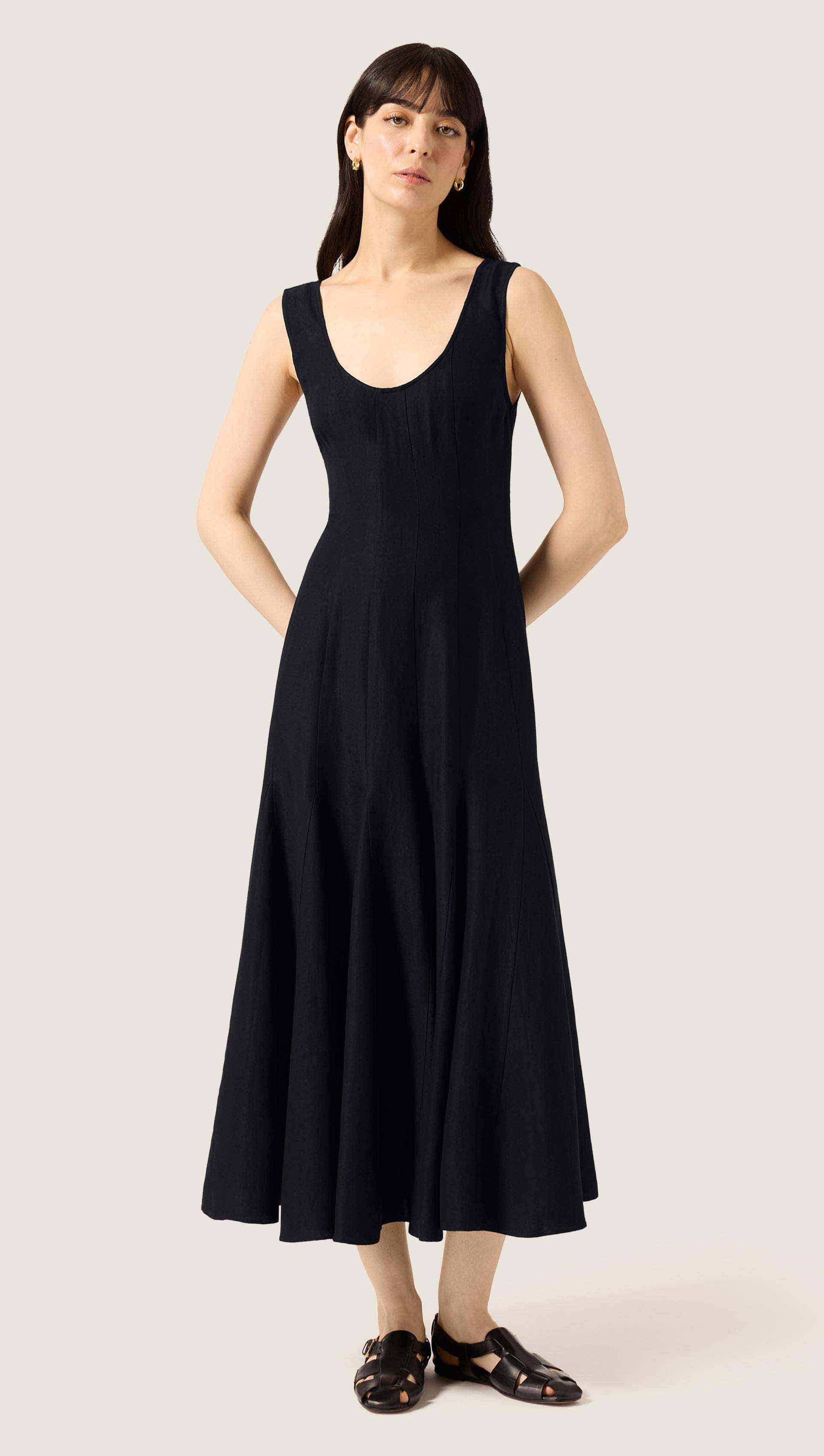 Godet Dress in Viscose Linen | Black