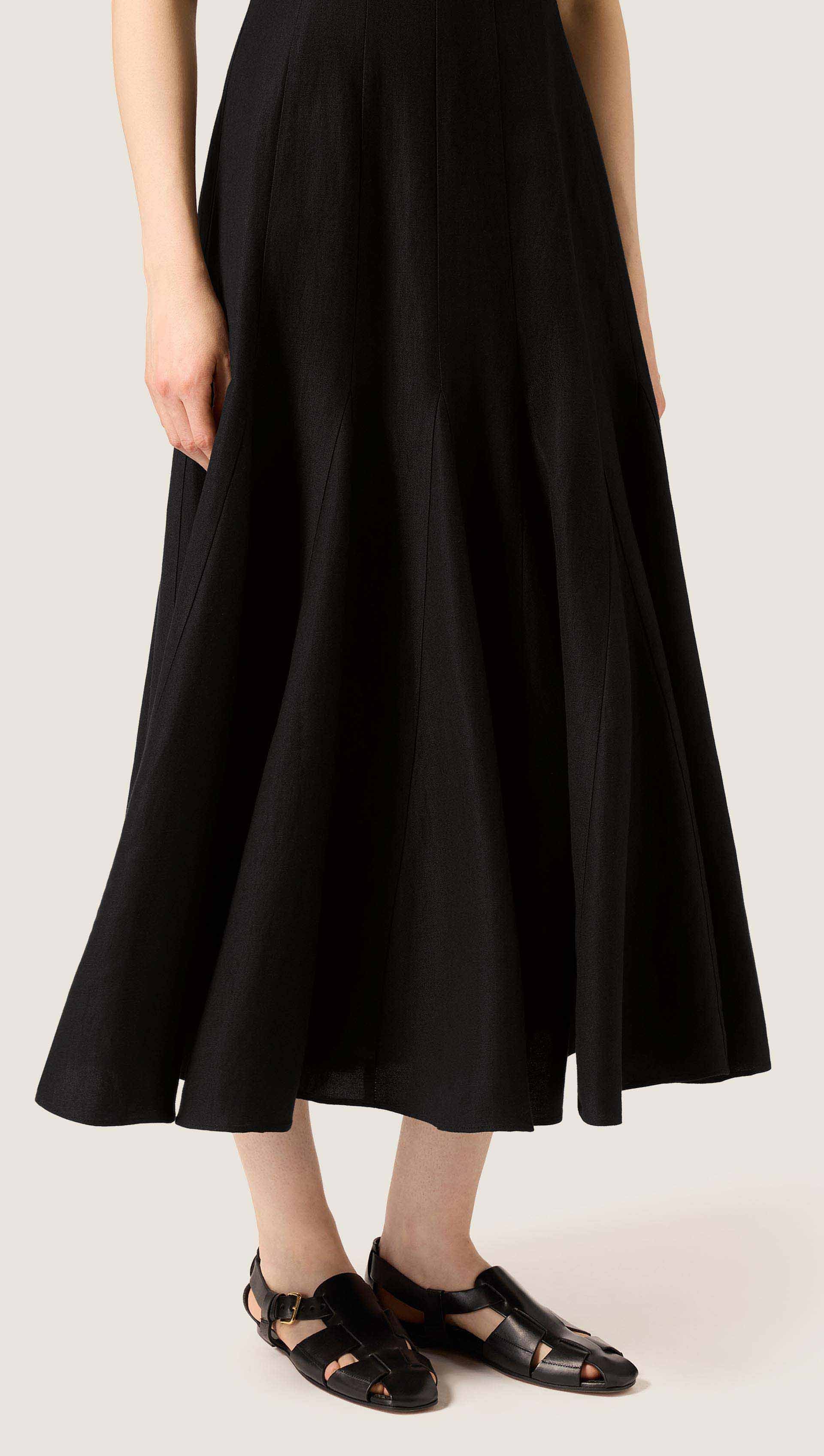 Godet Dress in Viscose Linen | Black - Image 6