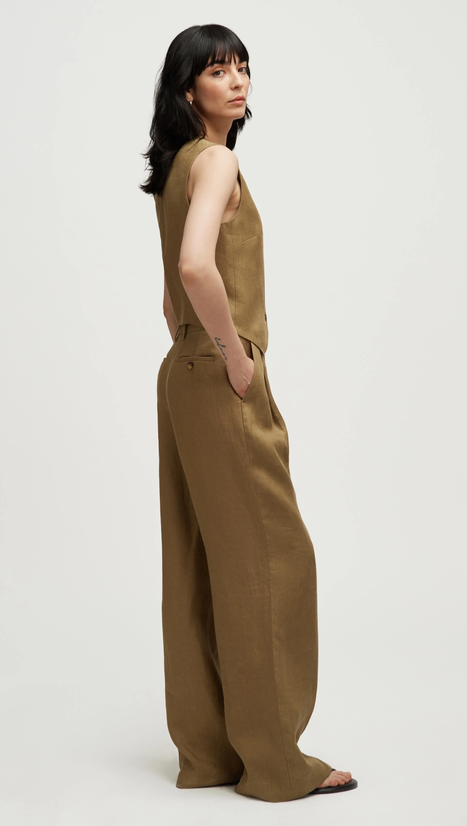 High-Neck Button Waistcoat in Basket Weave Linen | Fern - Image 3