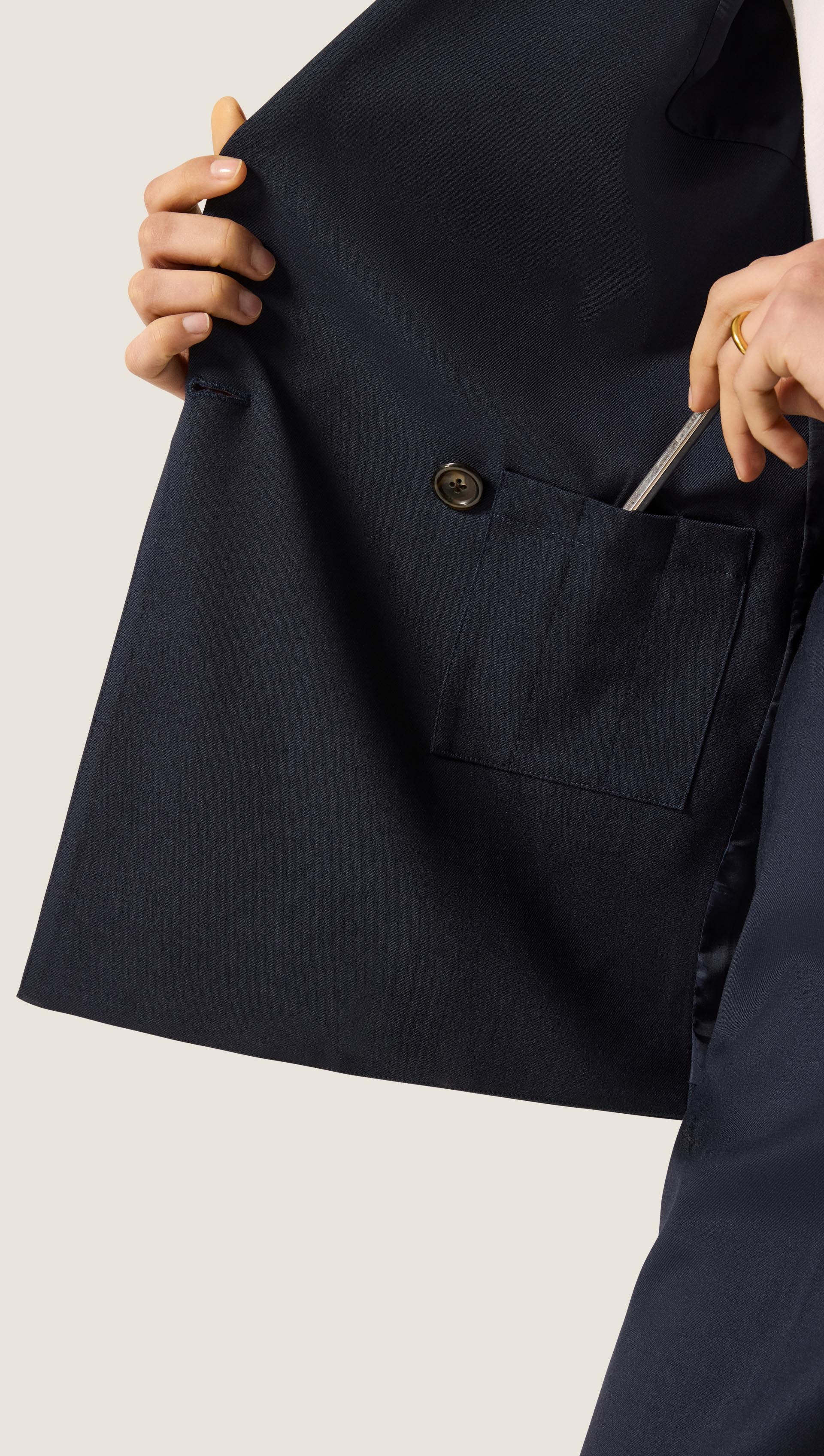 Peak Lapel Blazer in Seasonless Wool | Midnight - Image 8