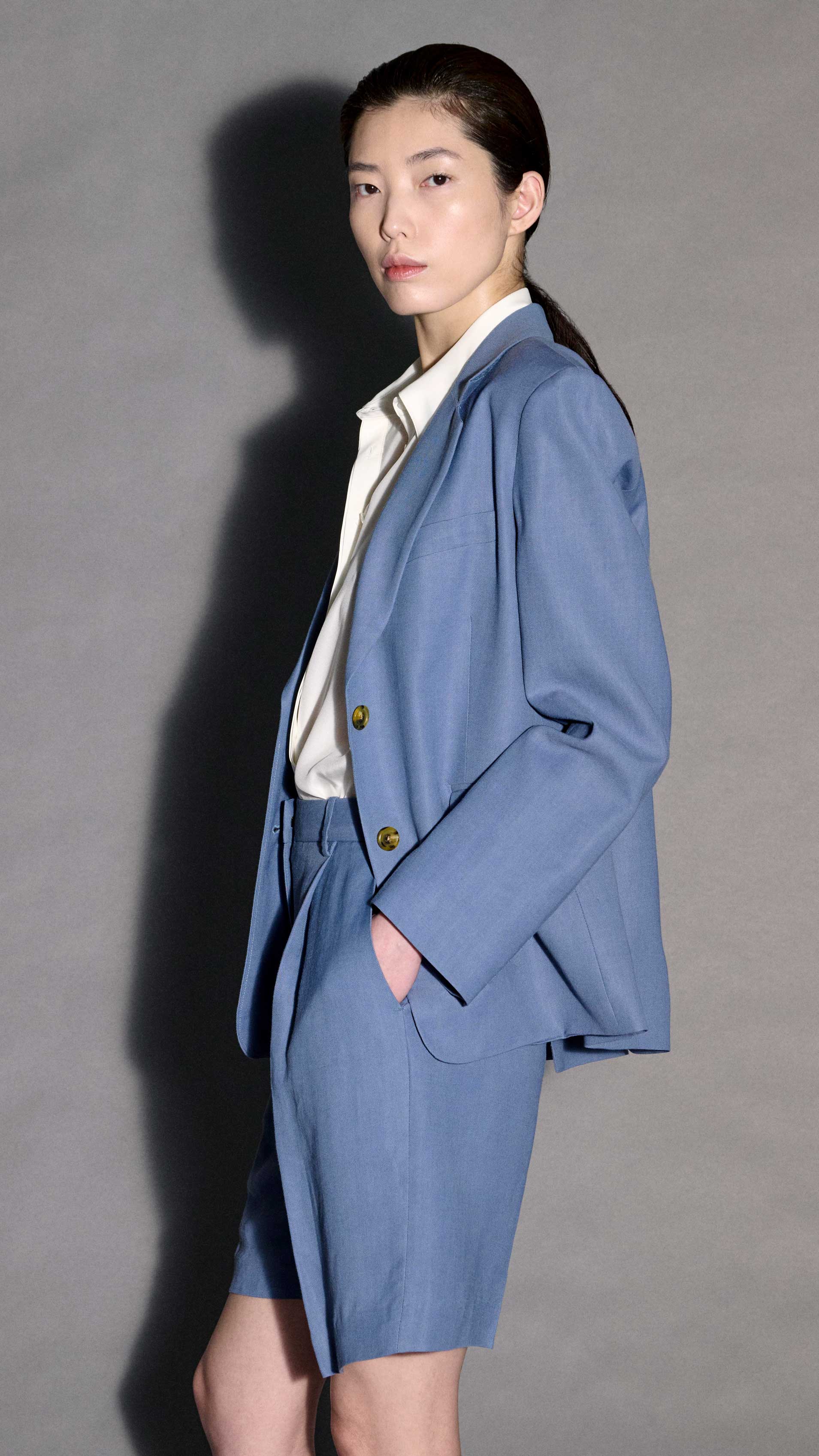 Pleated Shorts in Viscose Linen Twill | Powder Blue - Image 6