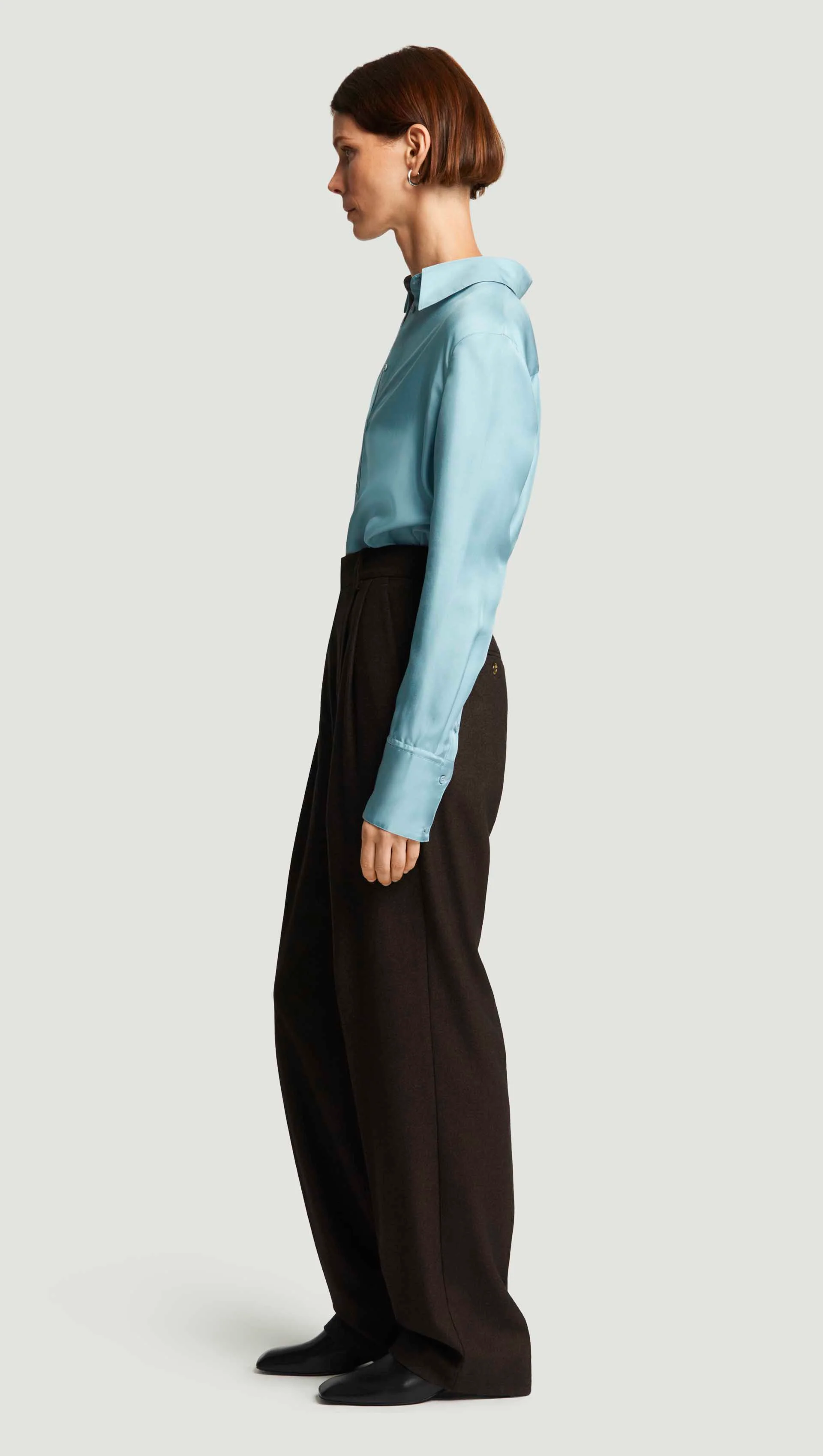 Pleated Tapered Trouser in Brushed Wool | Brown - Image 2