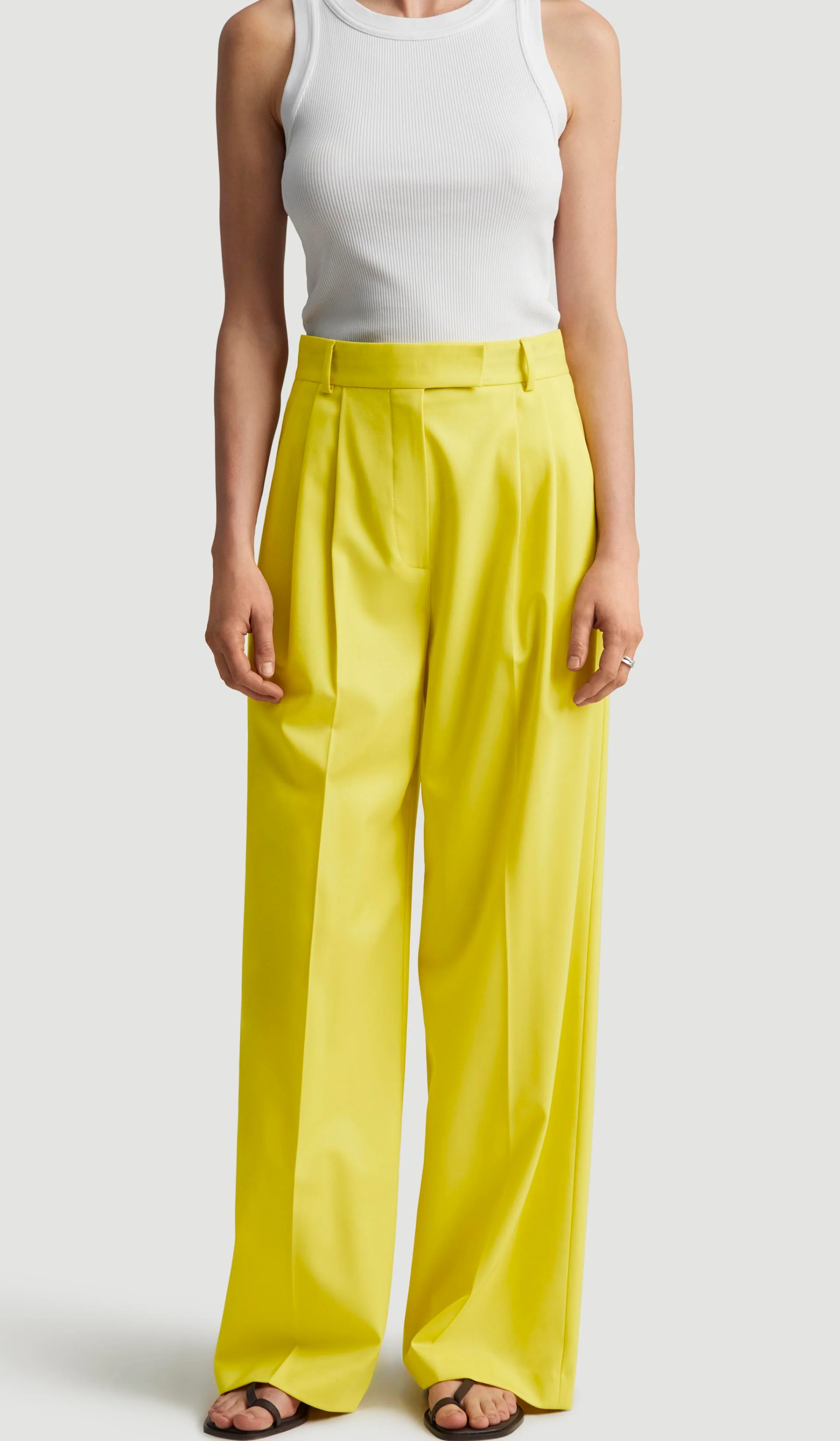 Pleated Trouser in Seasonless Wool | Lemon - Image 2