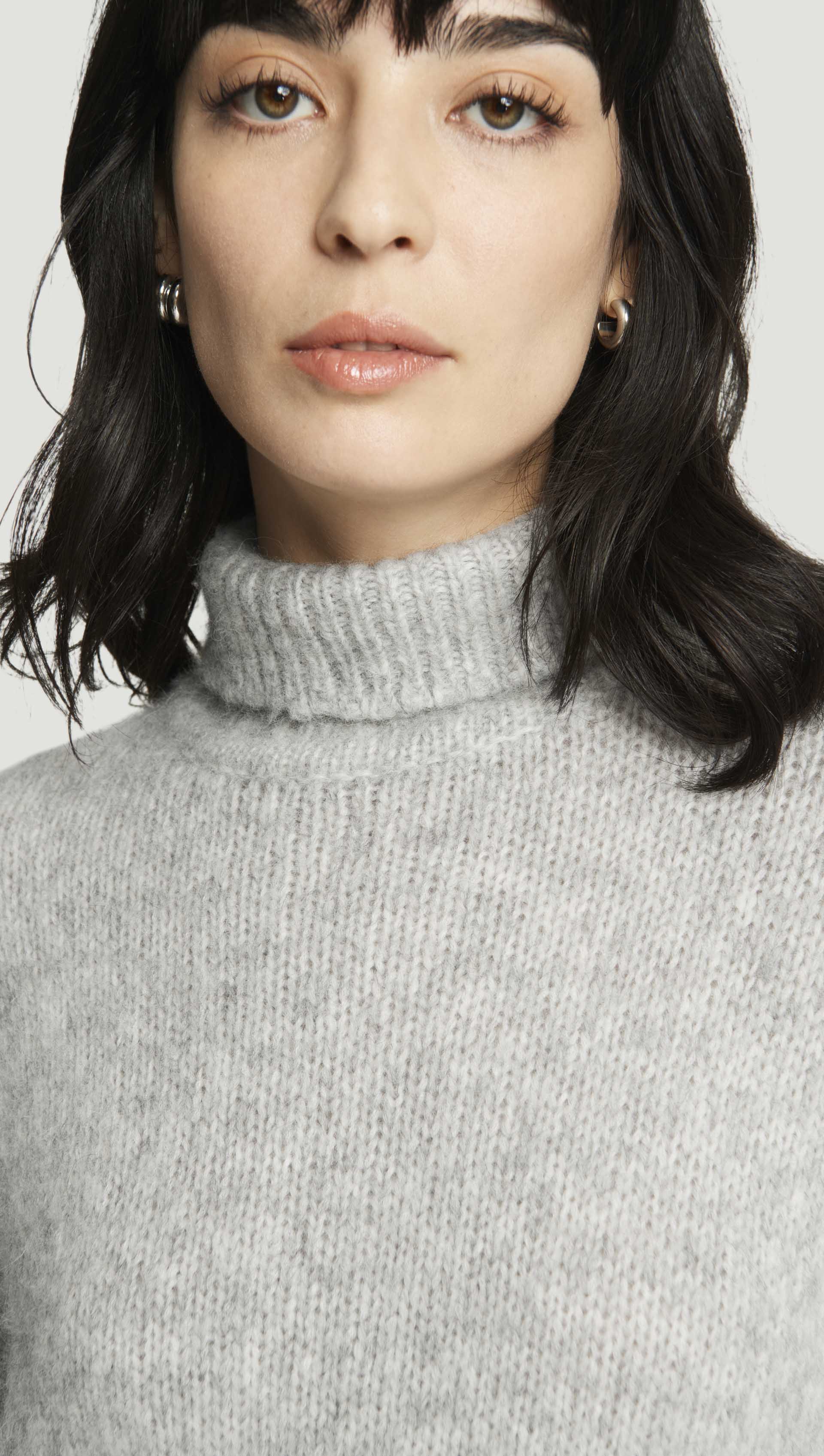 Plush Turtleneck Sweater in Luxe Wool | Heather Grey - Image 2