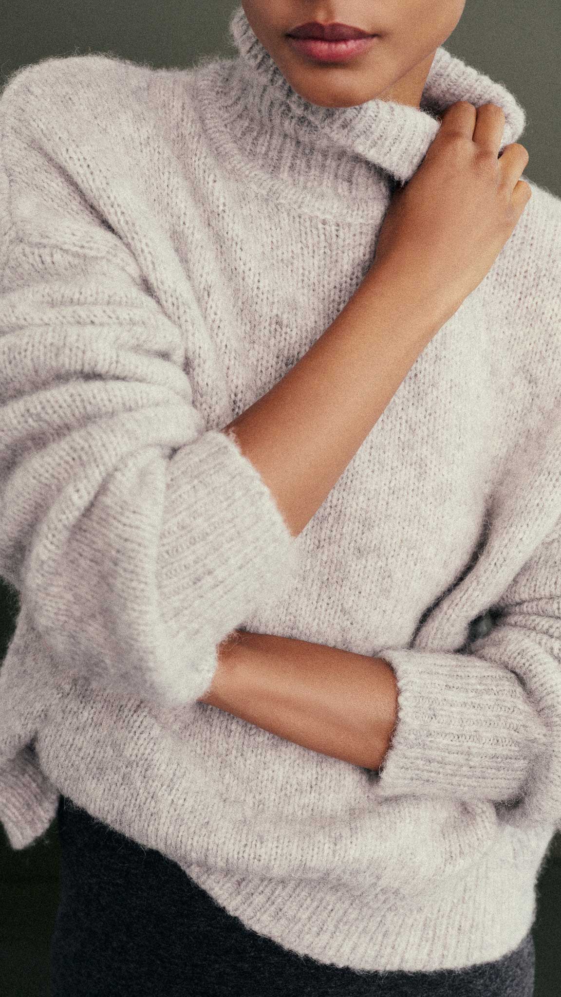 Plush Turtleneck Sweater in Luxe Wool | Heather Grey - Image 8