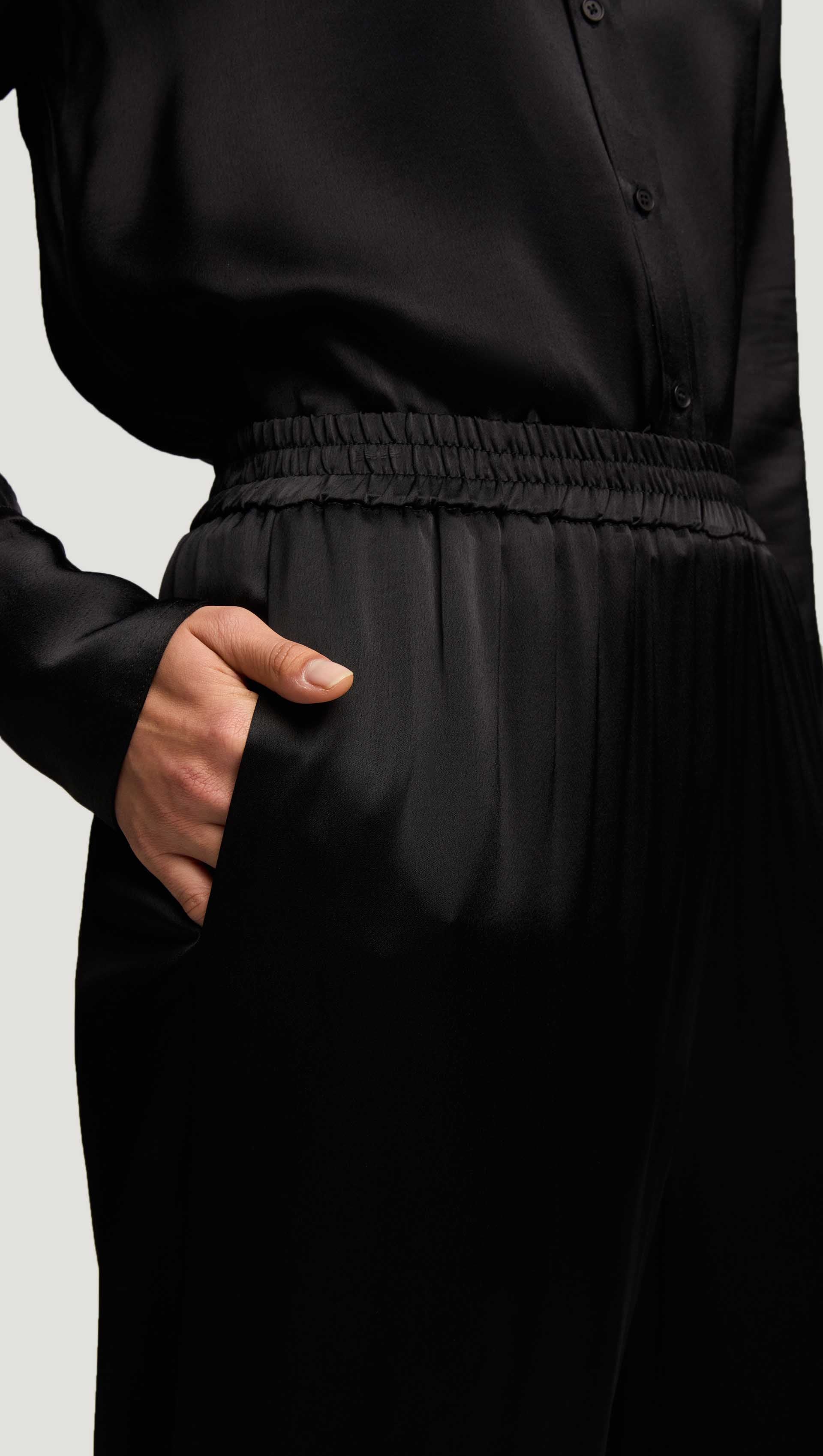Pull-Up Pant in Viscose Satin | Black - Image 5