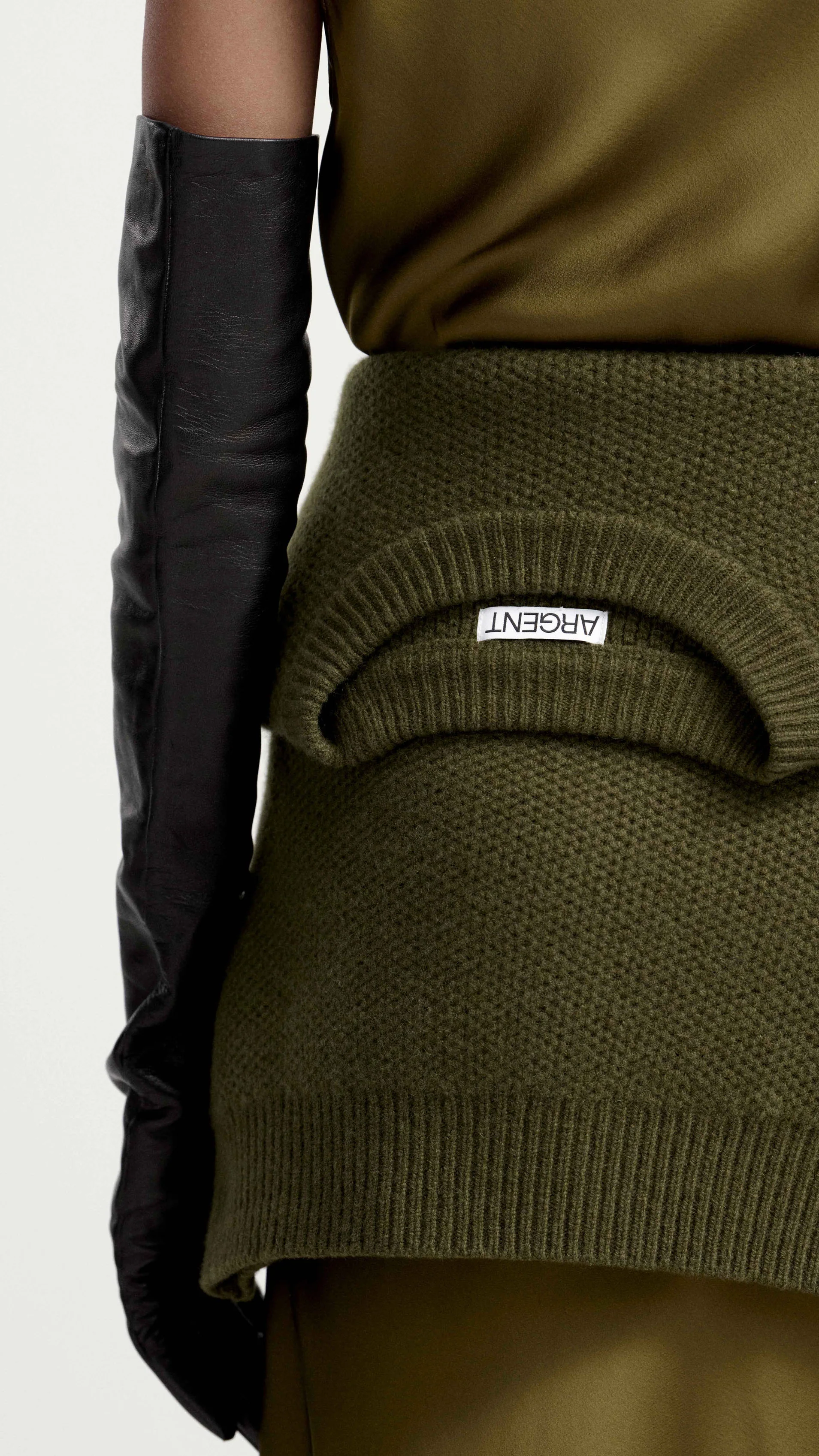 Shrunken Crewneck in Wool Cashmere | Olive - Image 9