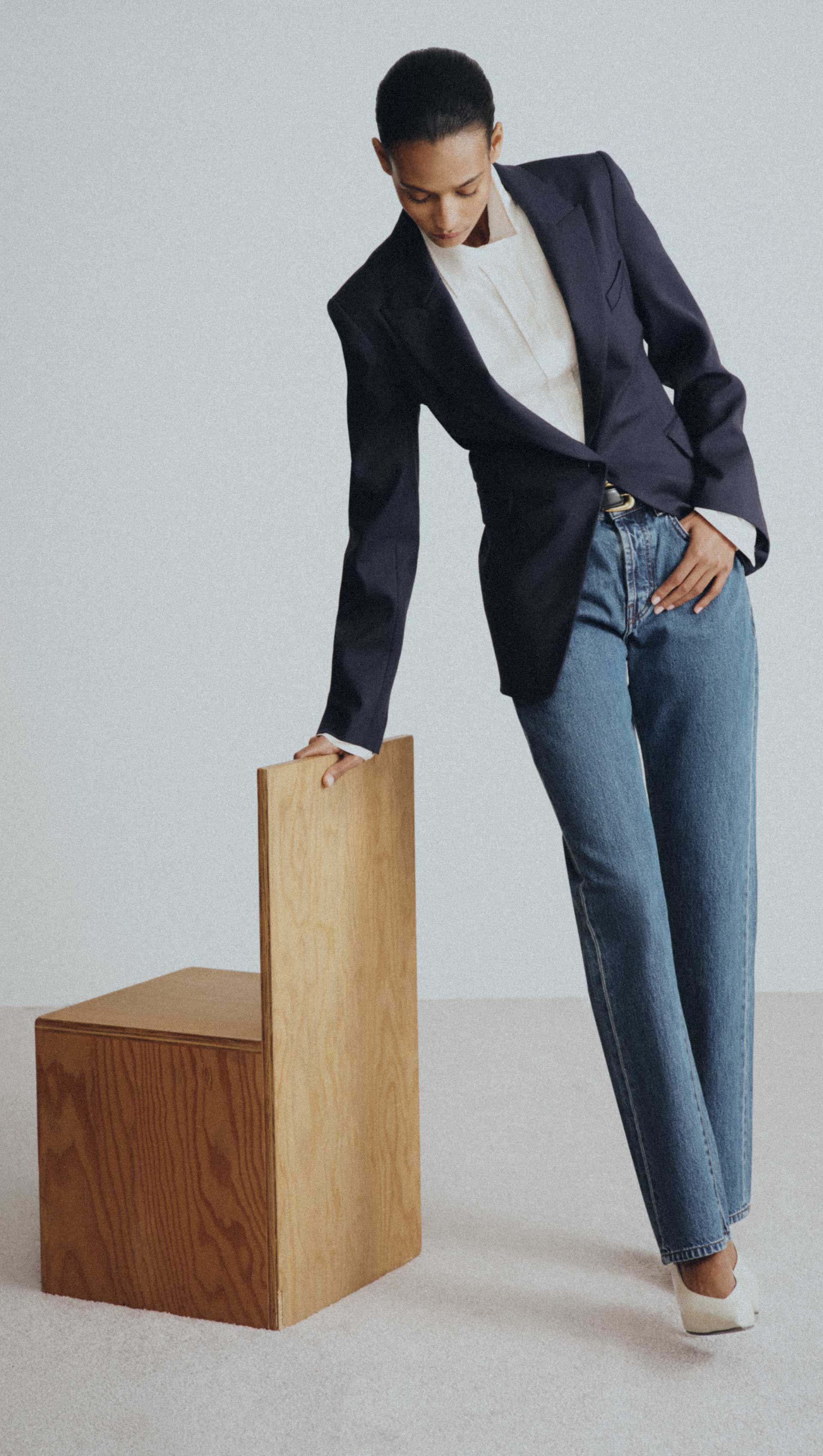Single Button Blazer in Seasonless Wool | Midnight - Image 10