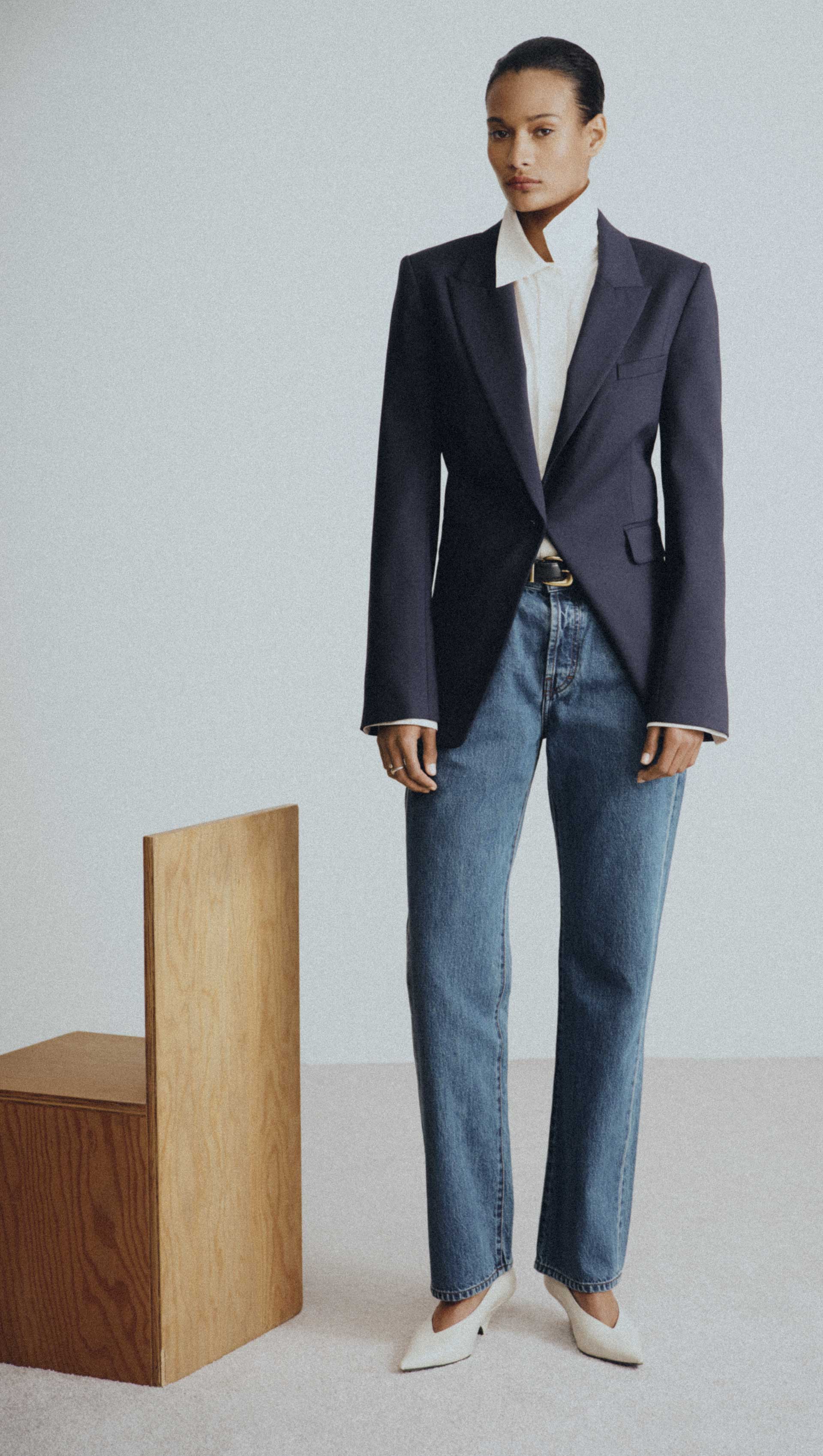 Single Button Blazer in Seasonless Wool | Midnight - Image 9