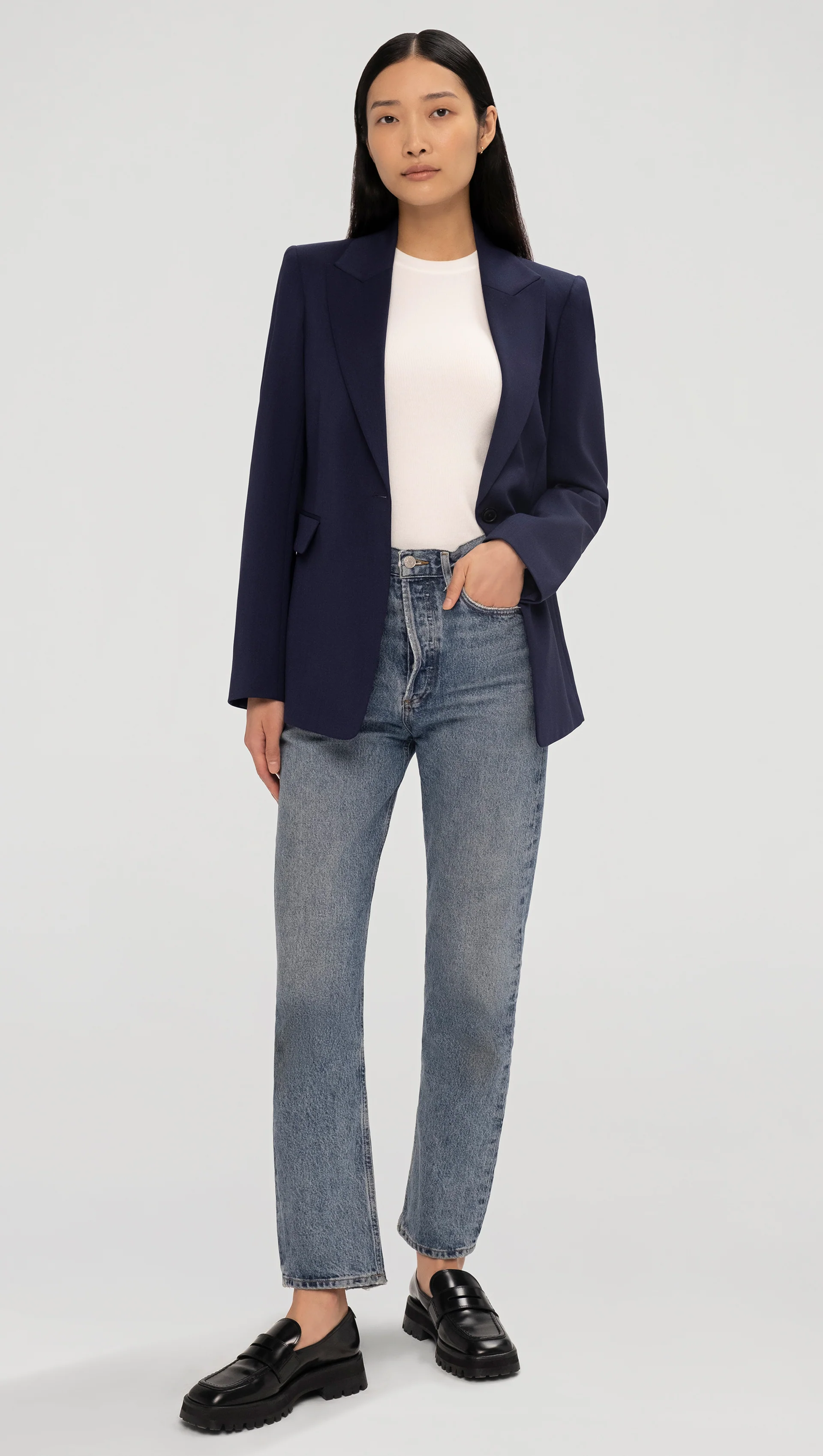 Single Button Blazer in Seasonless Wool | Navy - Image 4