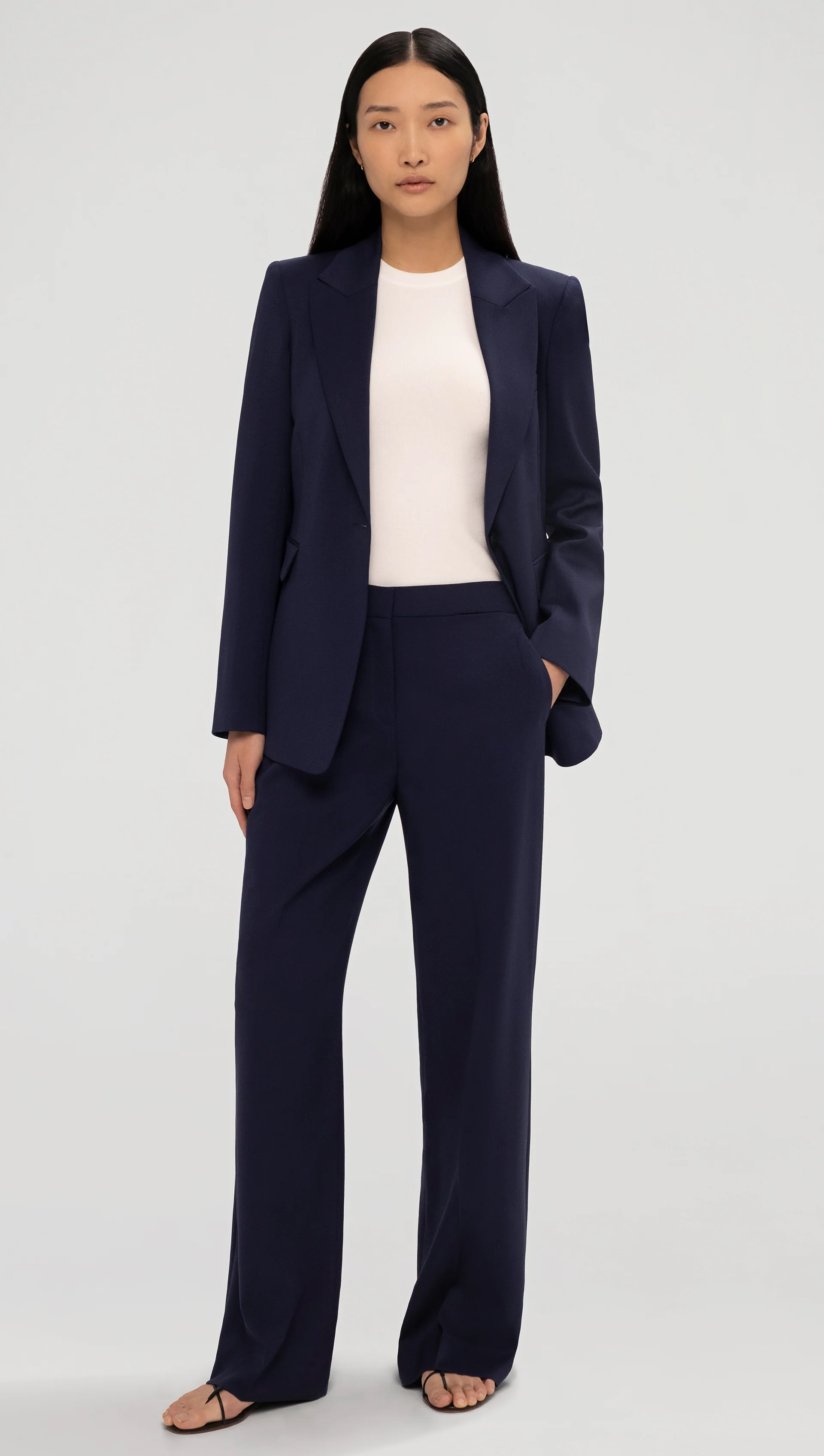 Single Button Blazer in Seasonless Wool | Navy - Image 5