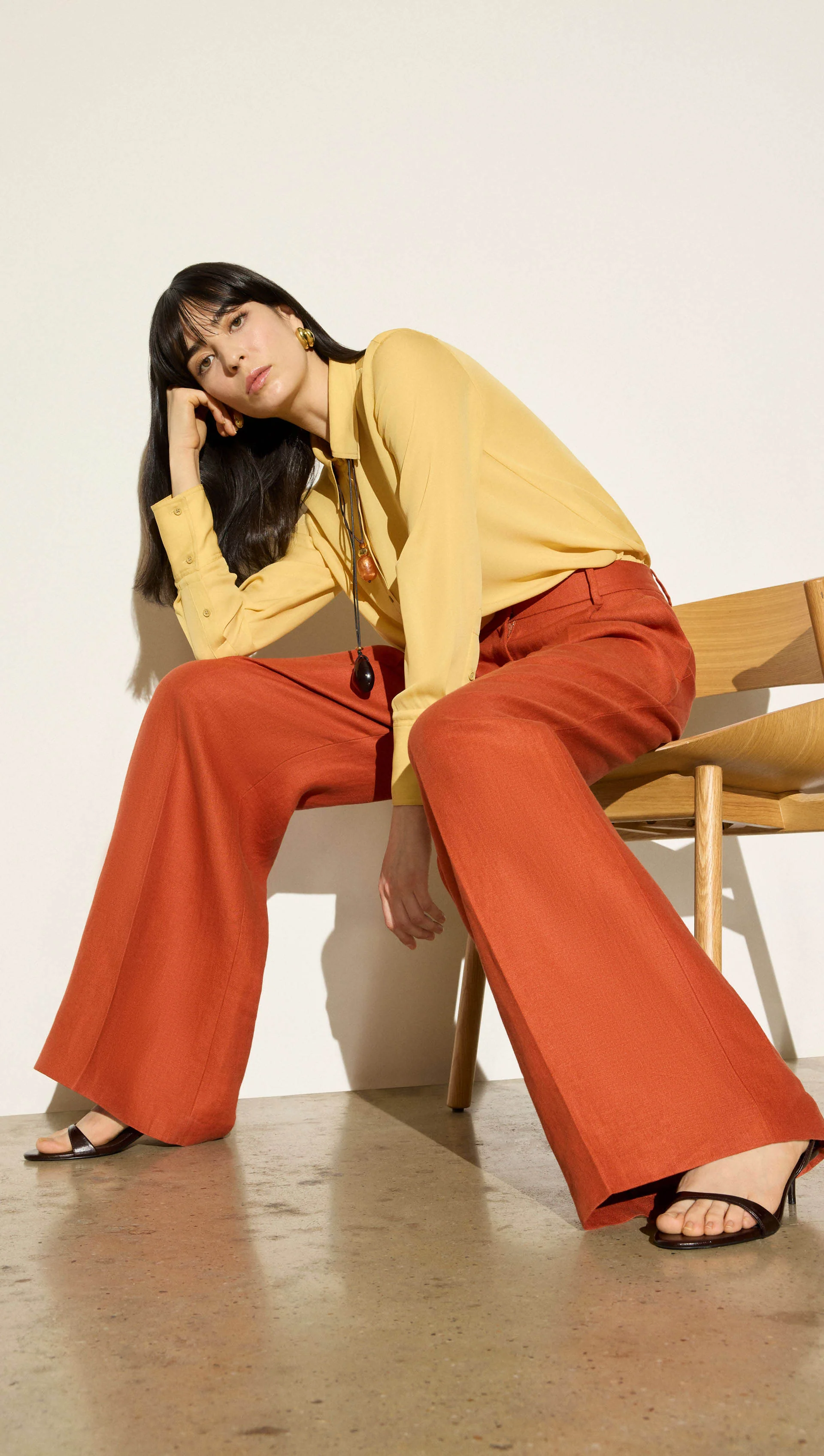 Single Pleat Trouser in Linen Twill | Deep Persimmon - Image 7
