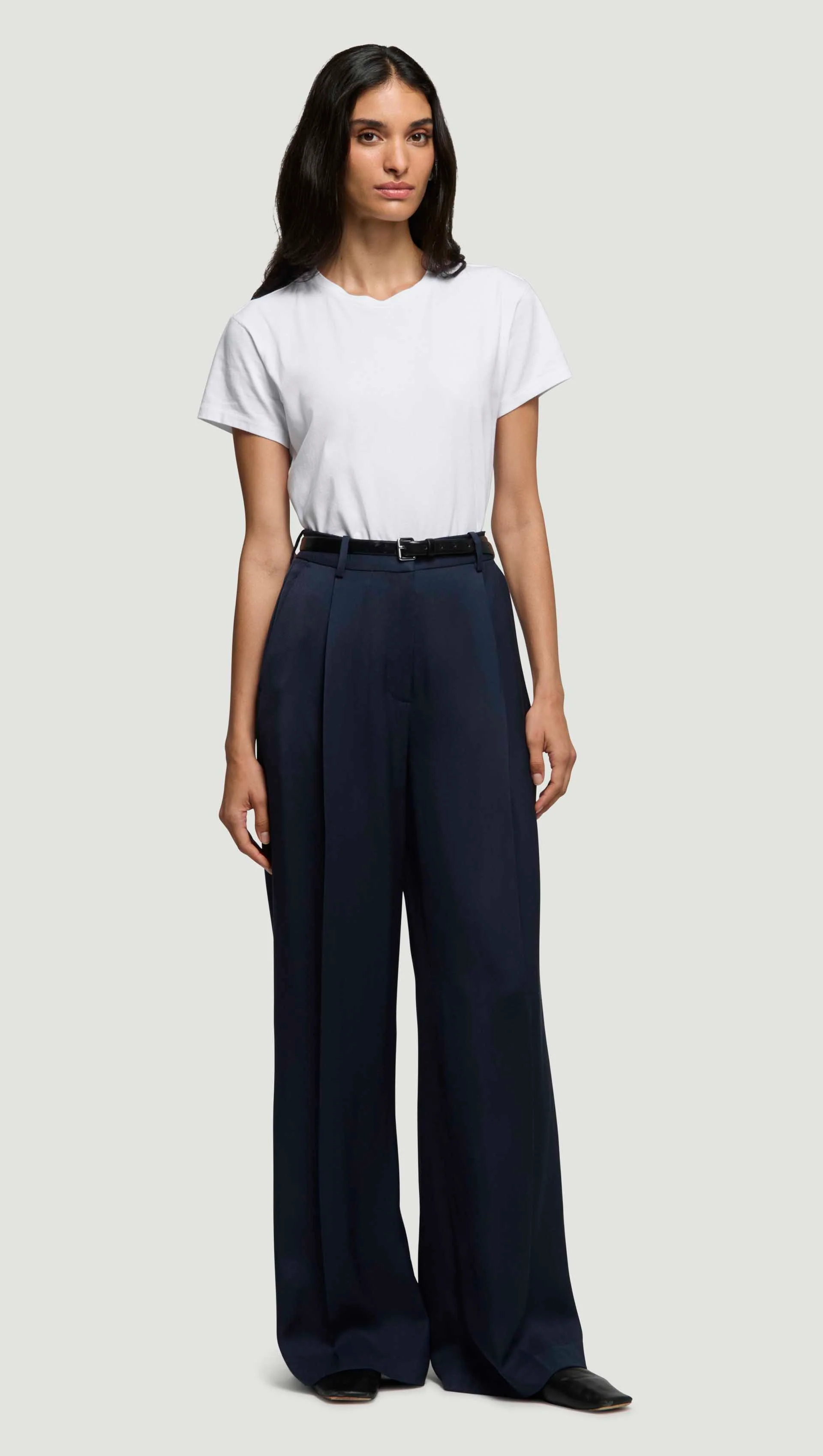 Single Pleat Trouser in Satin Twill | Navy - Image 4