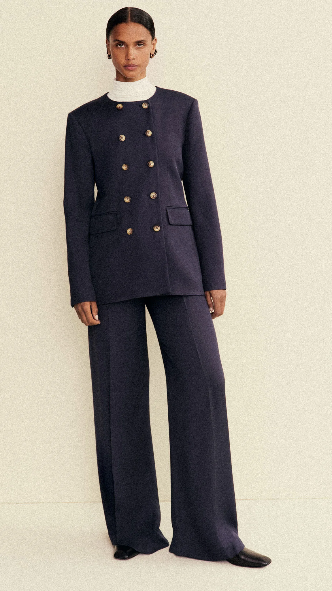 Single Pleat Trouser in Satin Twill | Navy - Image 8