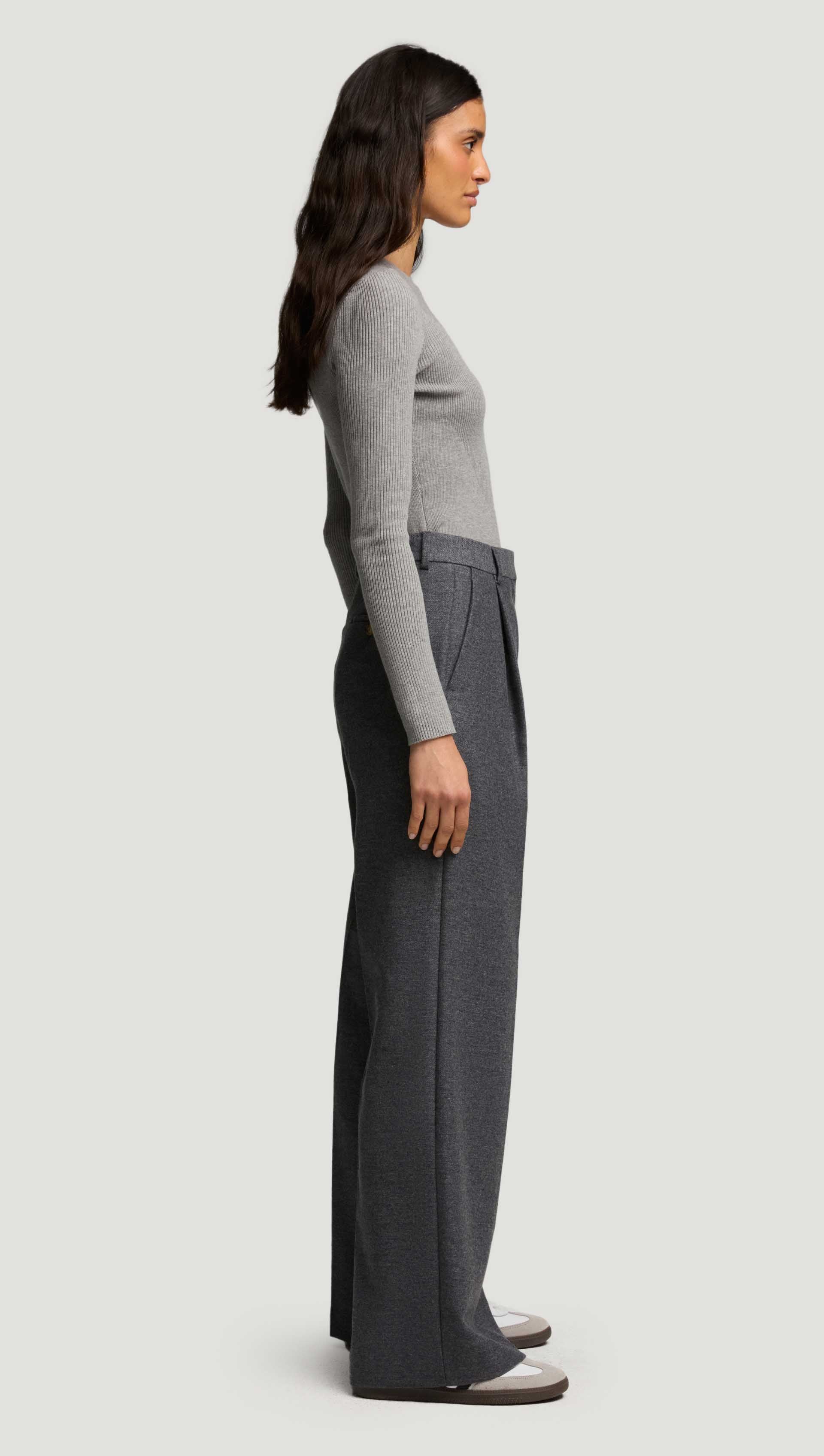 Single Pleat Trouser in Textured Wool | Grey Melange - Image 3