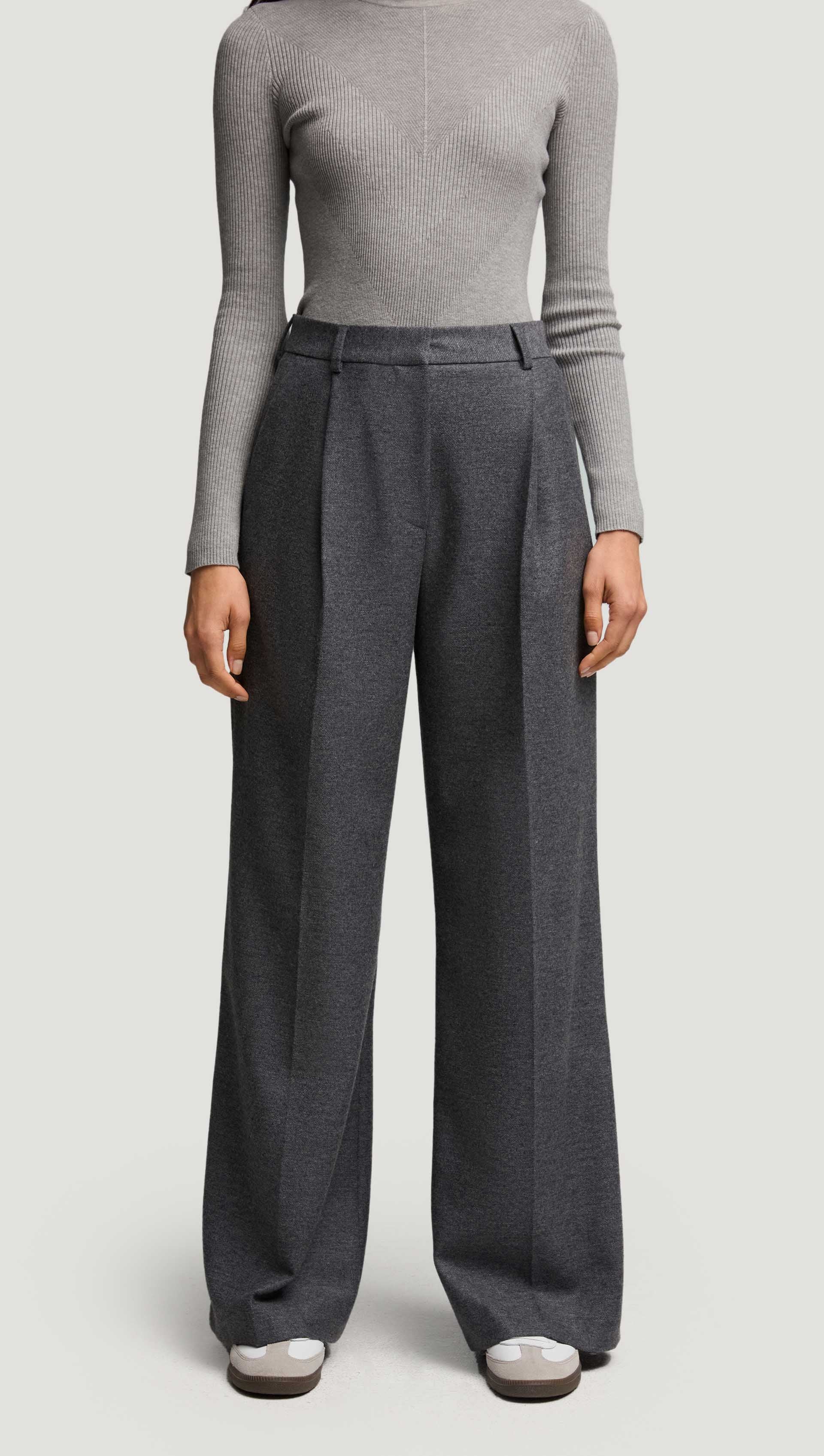 Single Pleat Trouser in Textured Wool | Grey Melange - Image 5