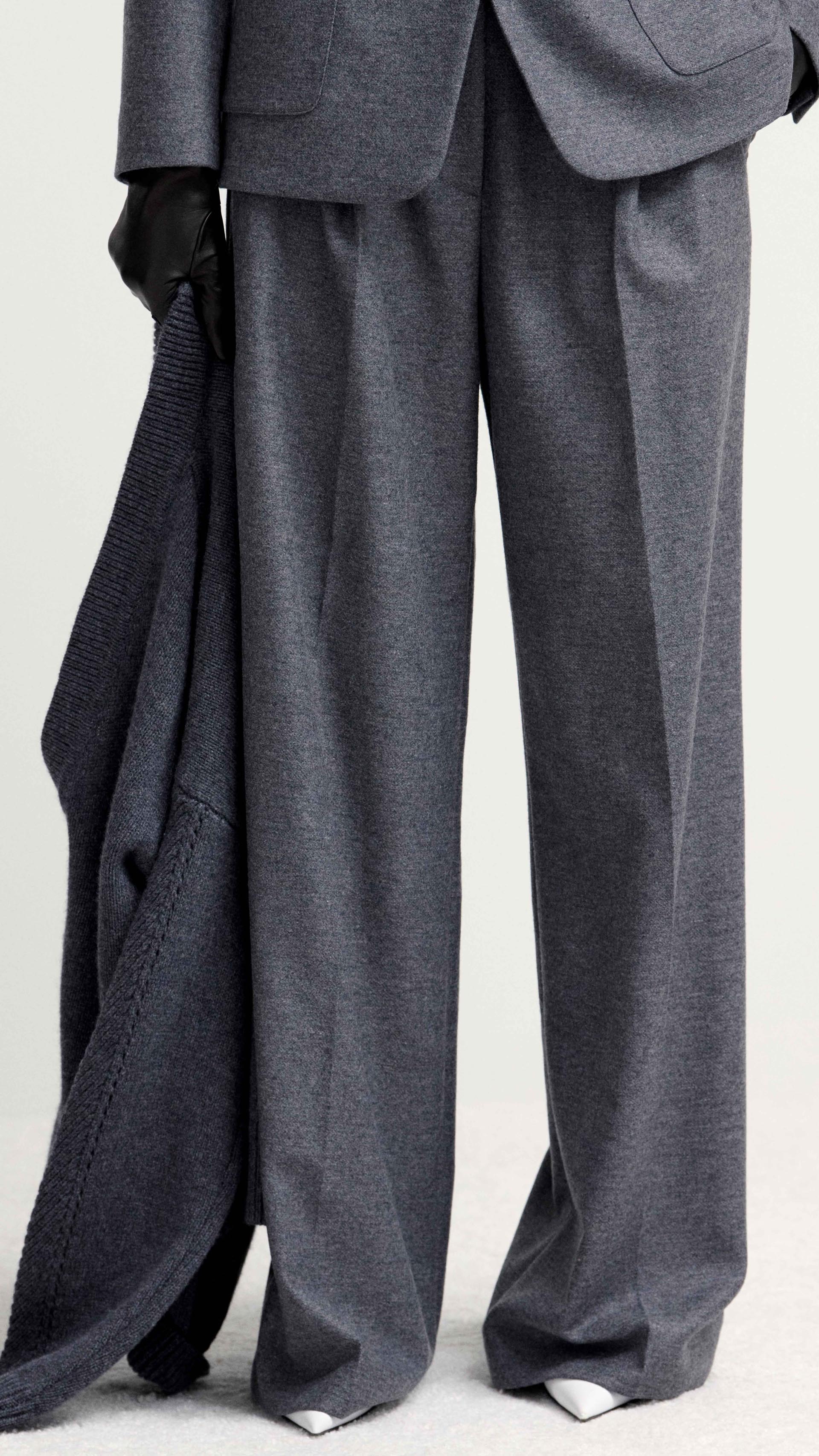 Single Pleat Trouser in Textured Wool | Grey Melange - Image 9