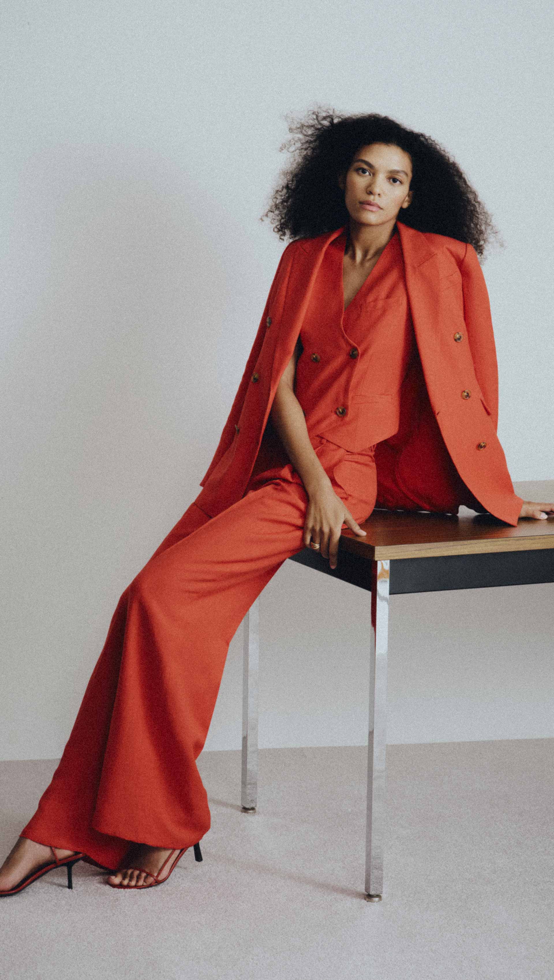 Single Pleat Trouser in Viscose Linen | Coral Red - Image 9