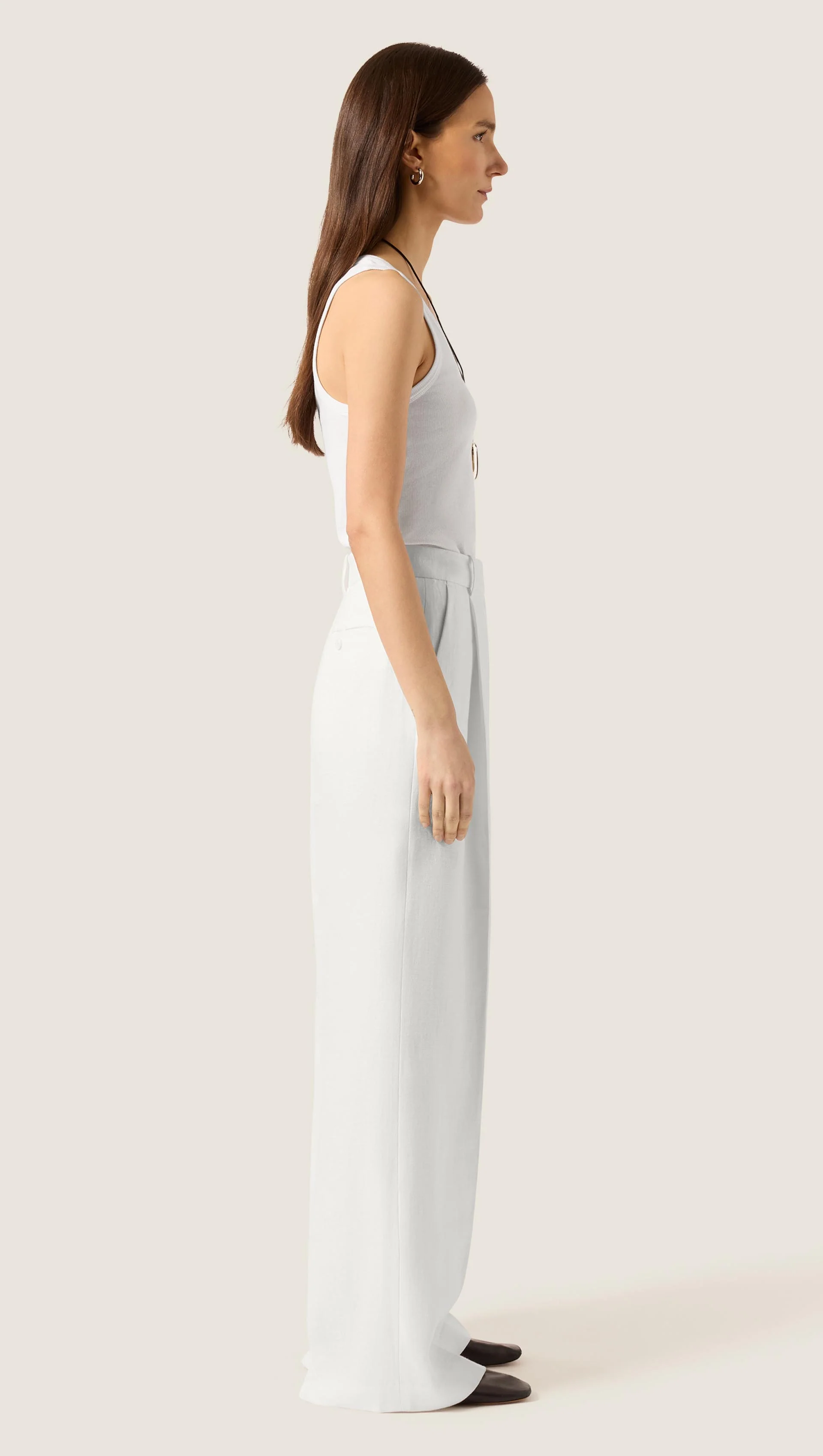 Single Pleat Trouser in Viscose Linen | Ivory - Image 3