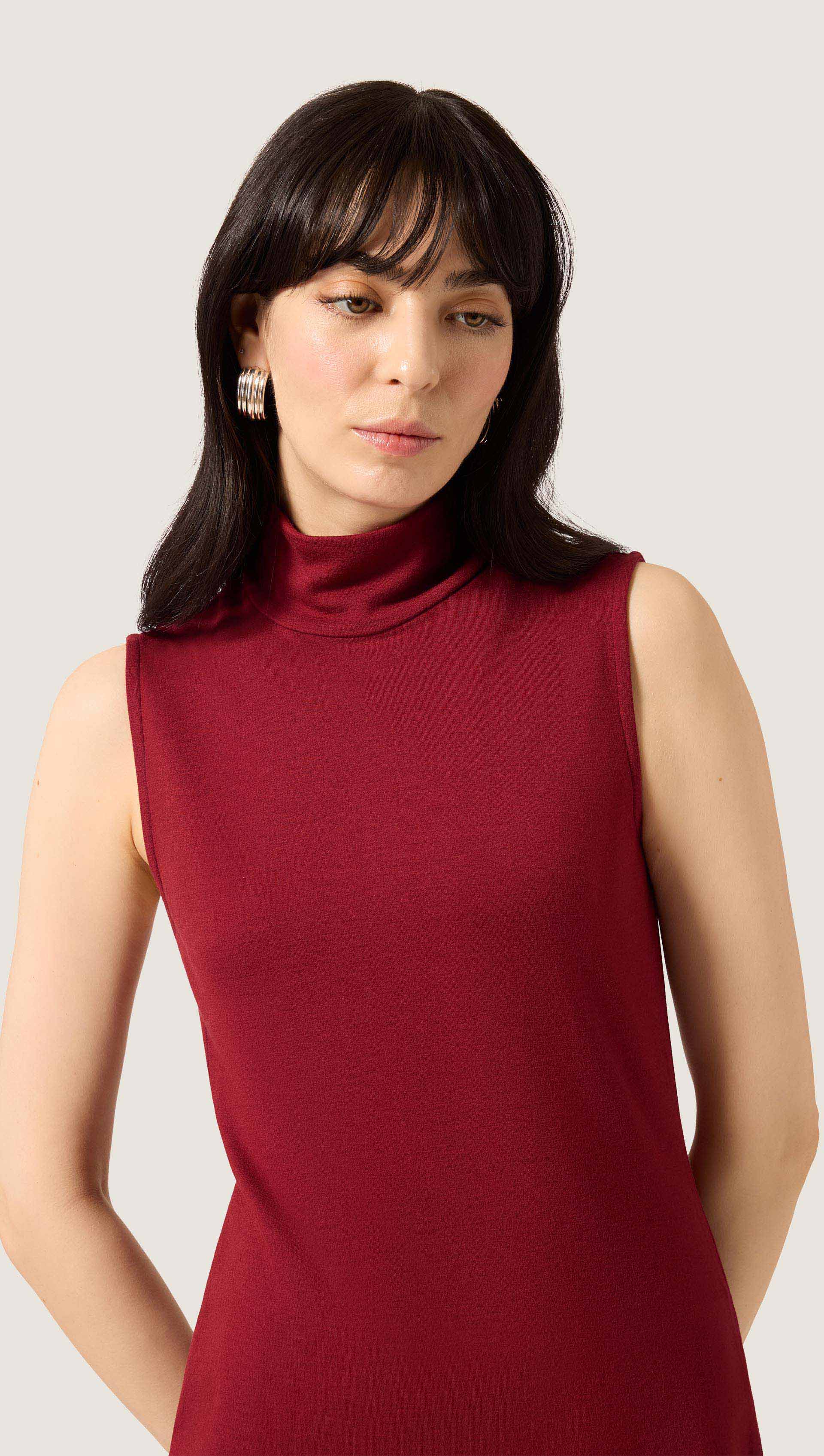 Sleeveless Slim Turtleneck in Wool Jersey | Maroon - Image 2