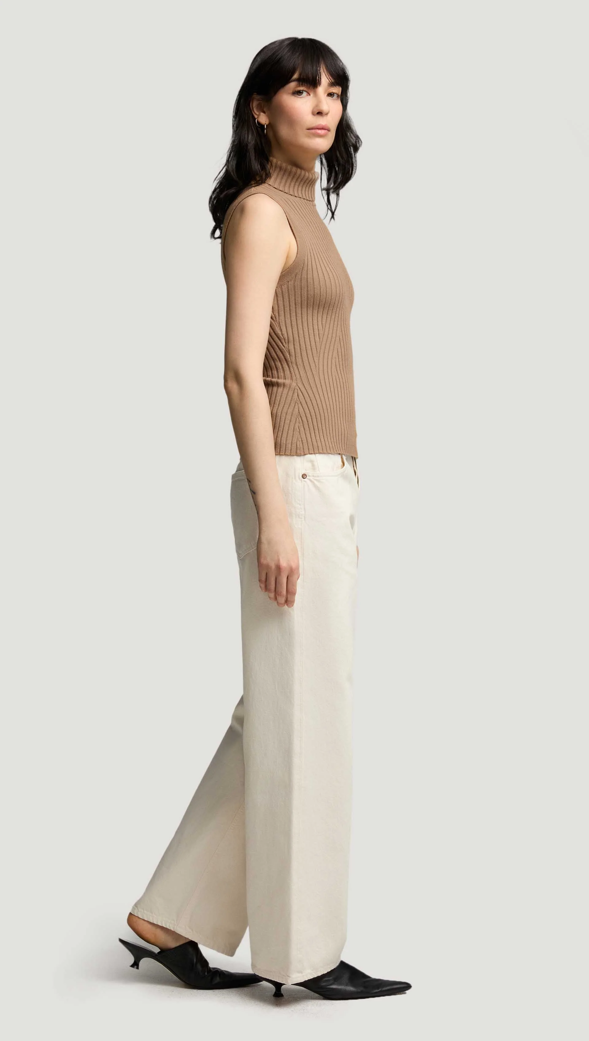 Sleeveless Turtleneck in Stretch Wool | Camel - Image 3