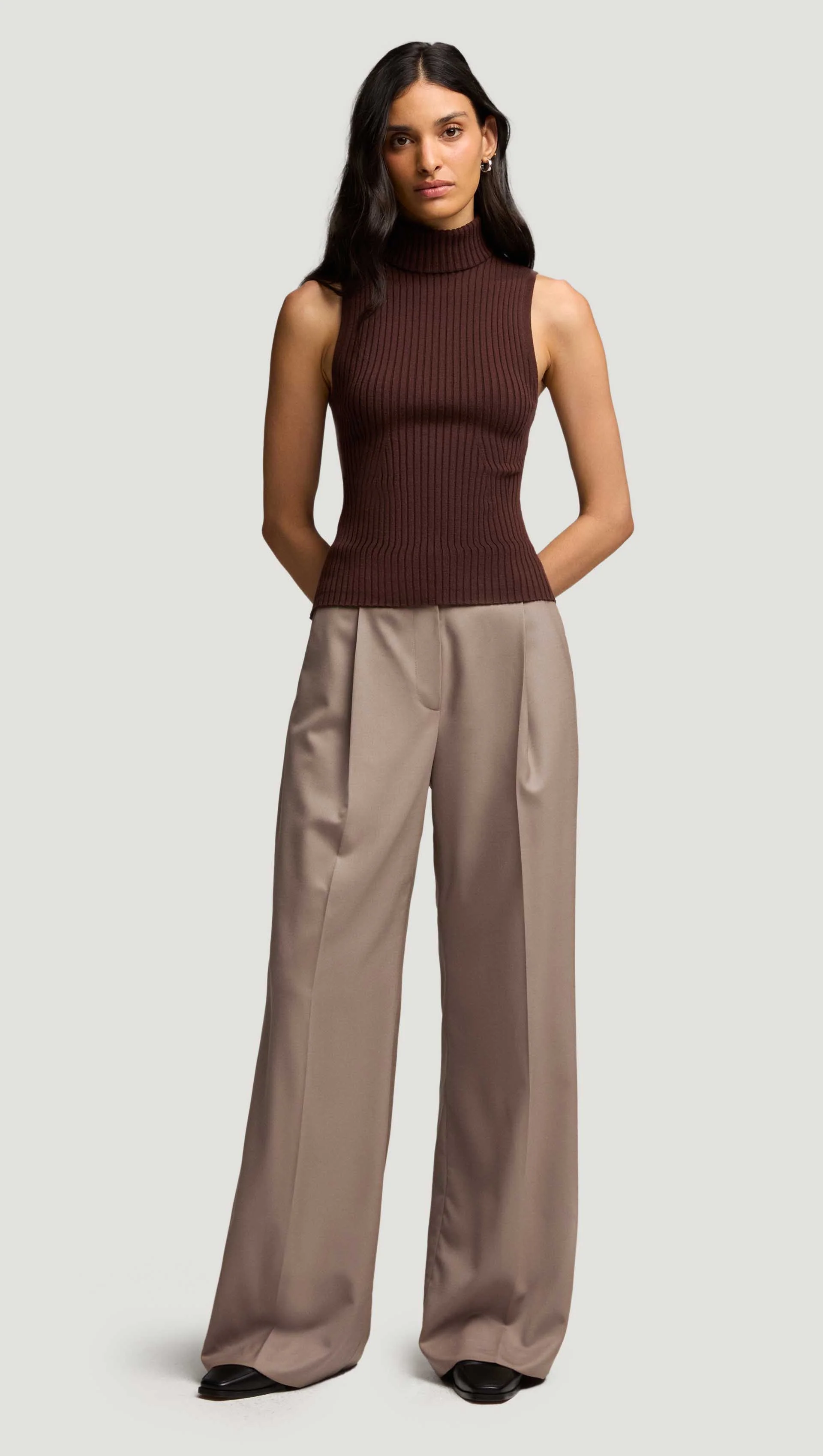 Sleeveless Turtleneck in Stretch Wool | Chocolate - Image 3