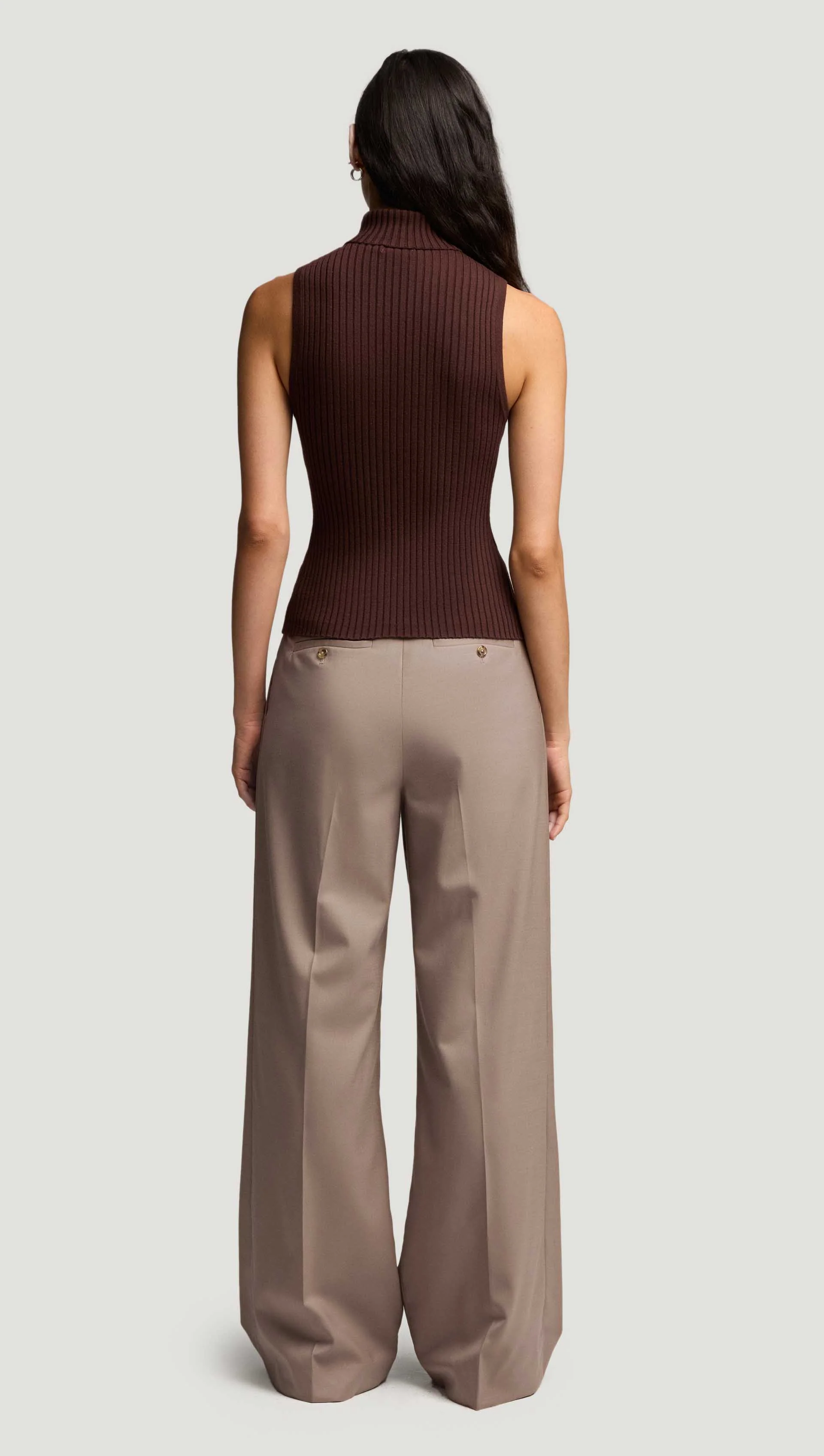 Sleeveless Turtleneck in Stretch Wool | Chocolate - Image 4
