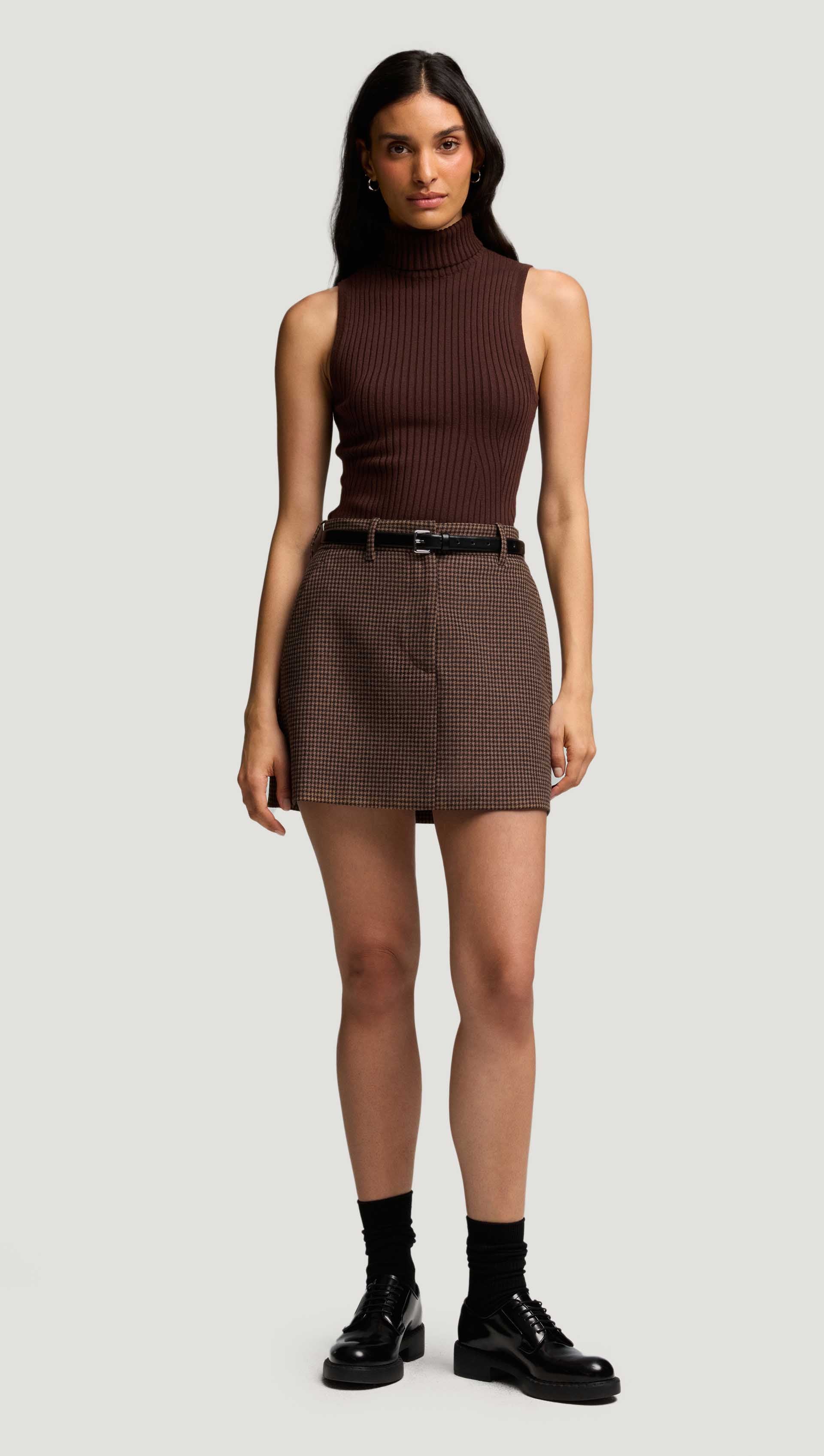 Sleeveless Turtleneck in Stretch Wool | Chocolate - Image 6