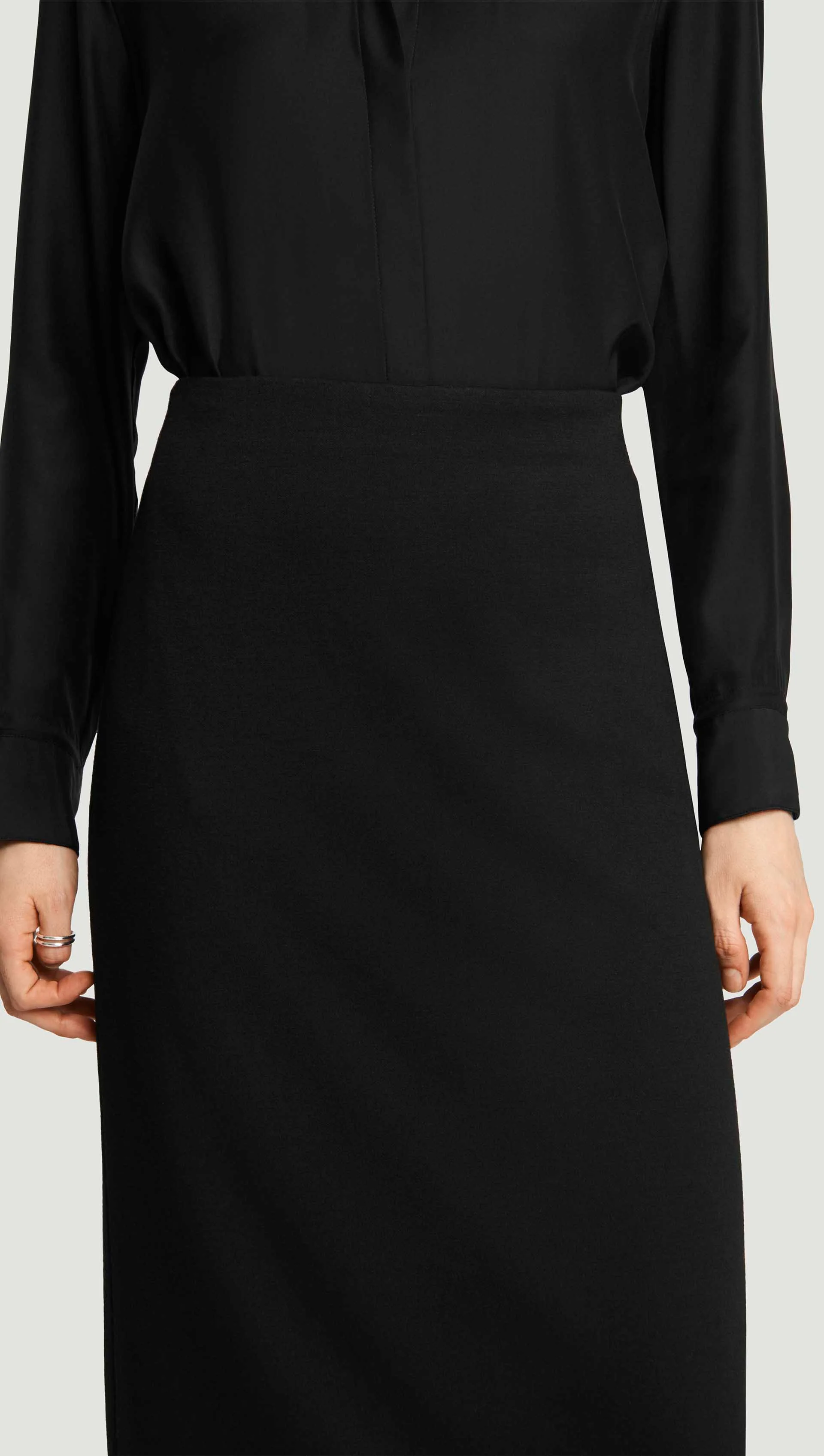 Slim Skirt in Wool Jersey | Black - Image 3