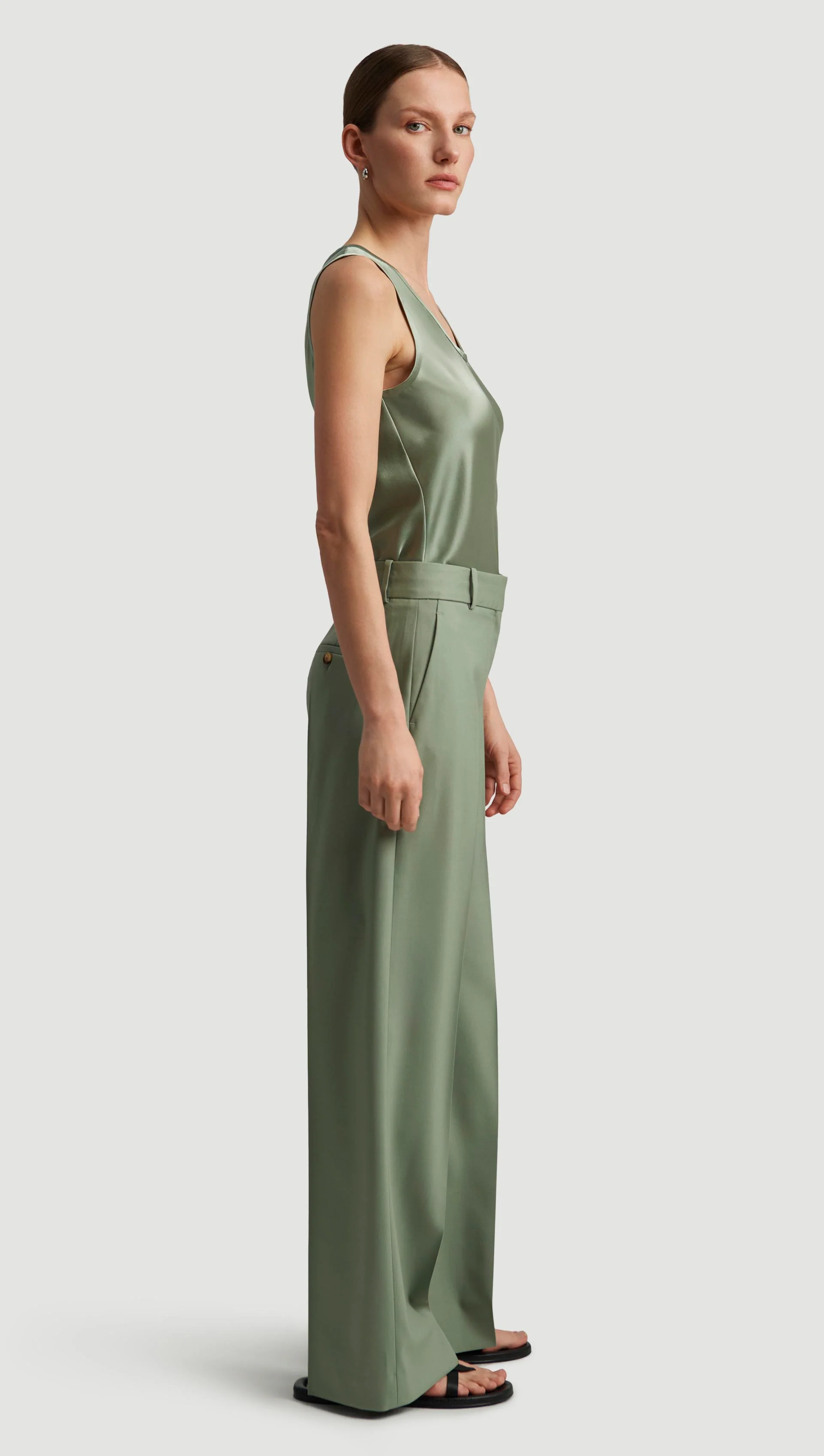 Soho Trouser in Seasonless Wool | Pistachio - Image 3