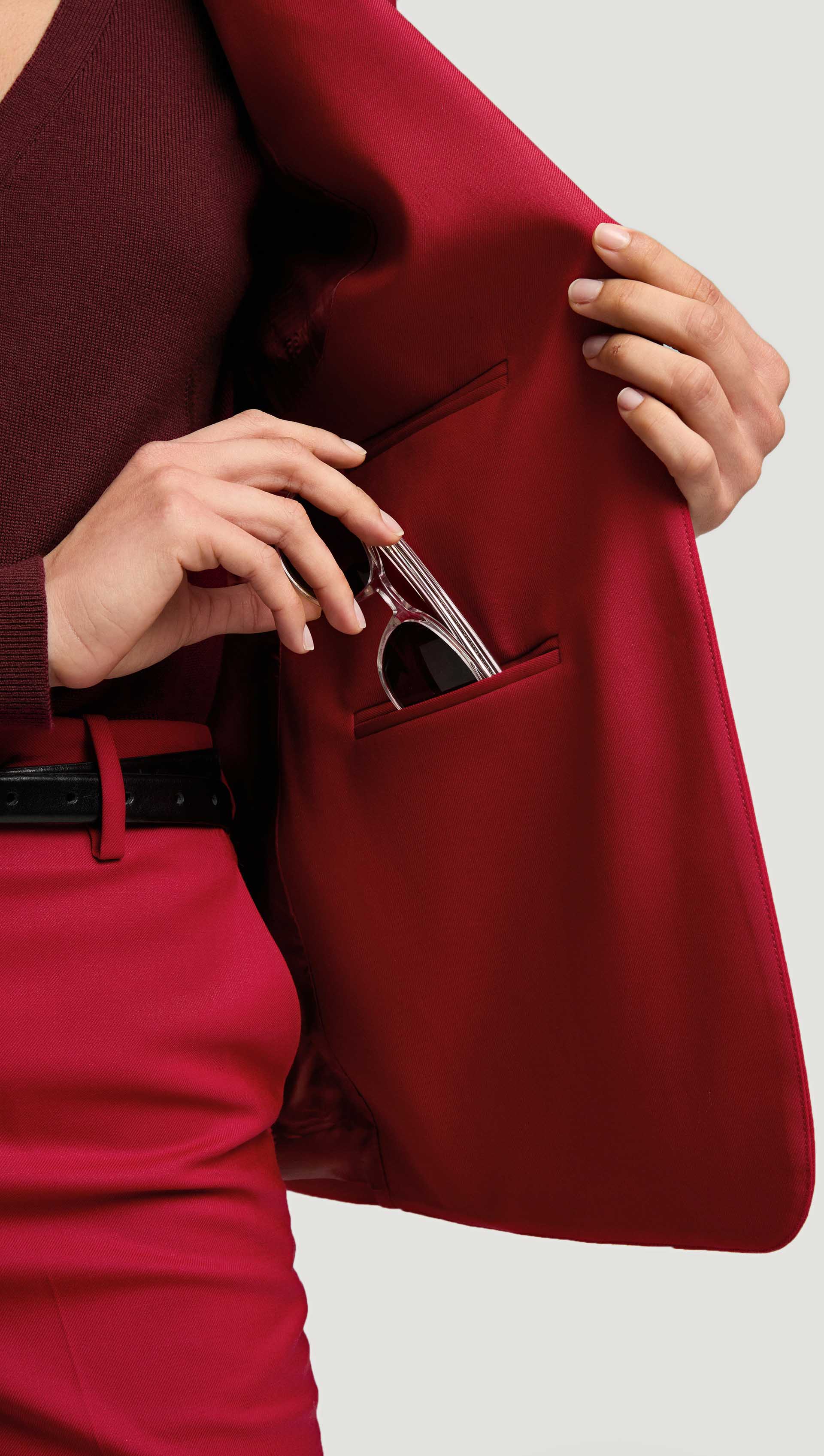 Two-Button Blazer in Seasonless Wool | Carmine - Image 6