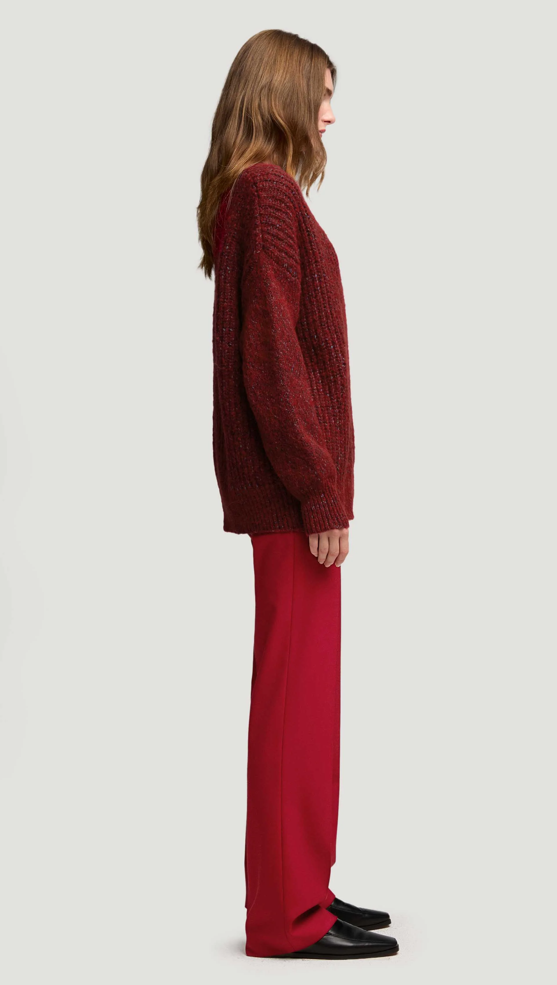 V-Neck Sweater in Marl Yarn | Burgundy - Image 6